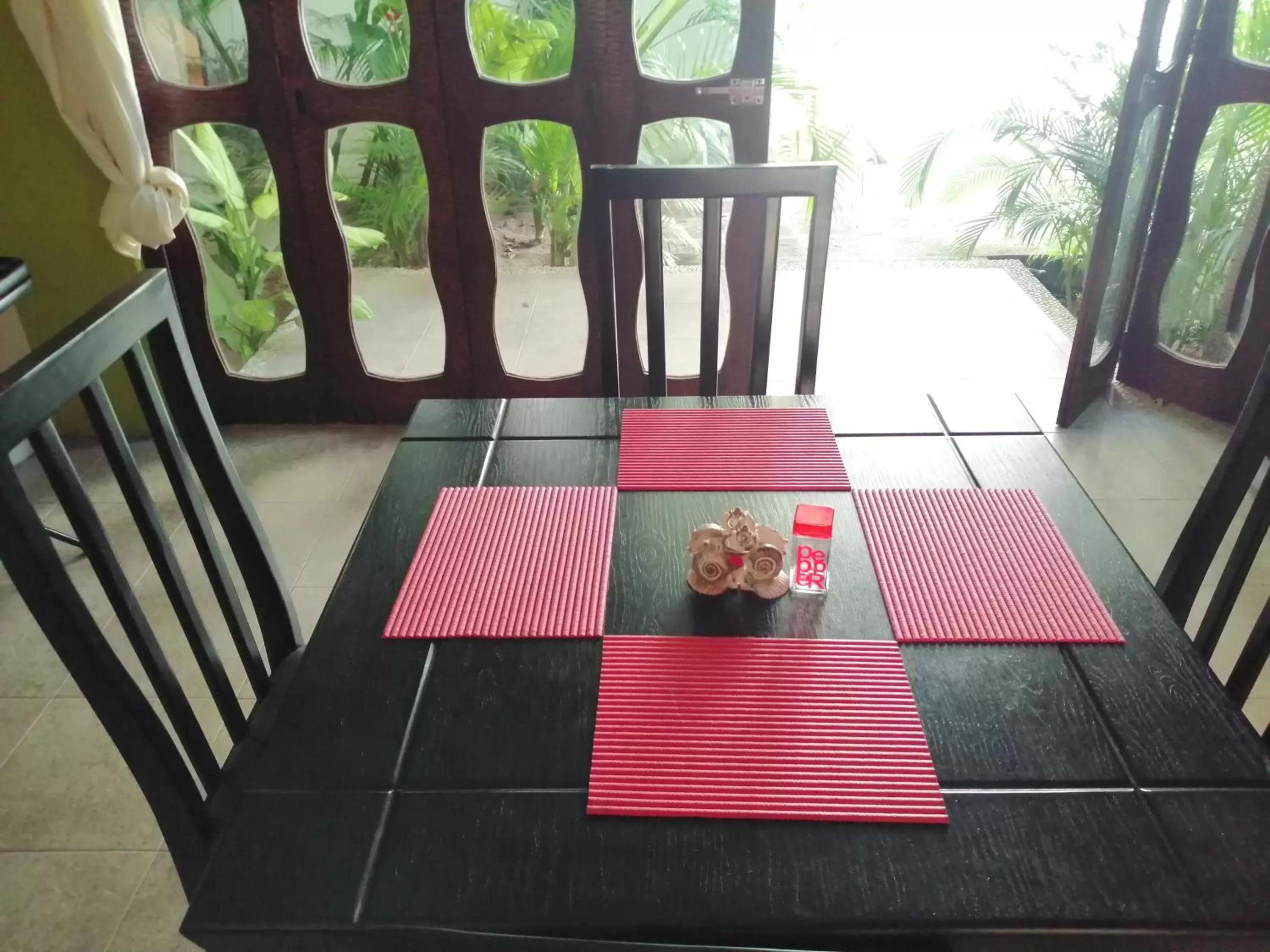 Dining area in Ceiba Studios