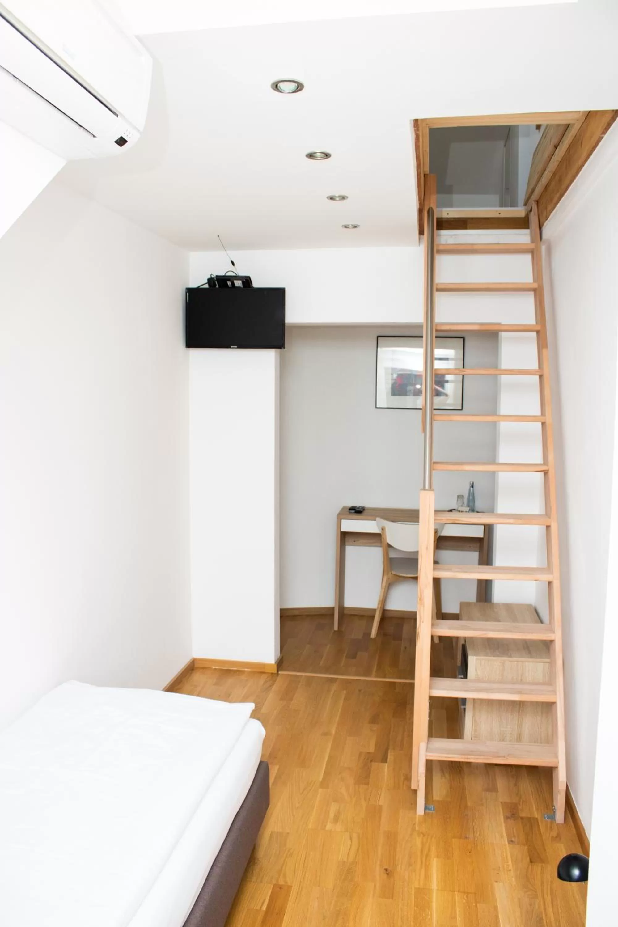 Photo of the whole room, Bed in Hotel Stern - Self Check-In