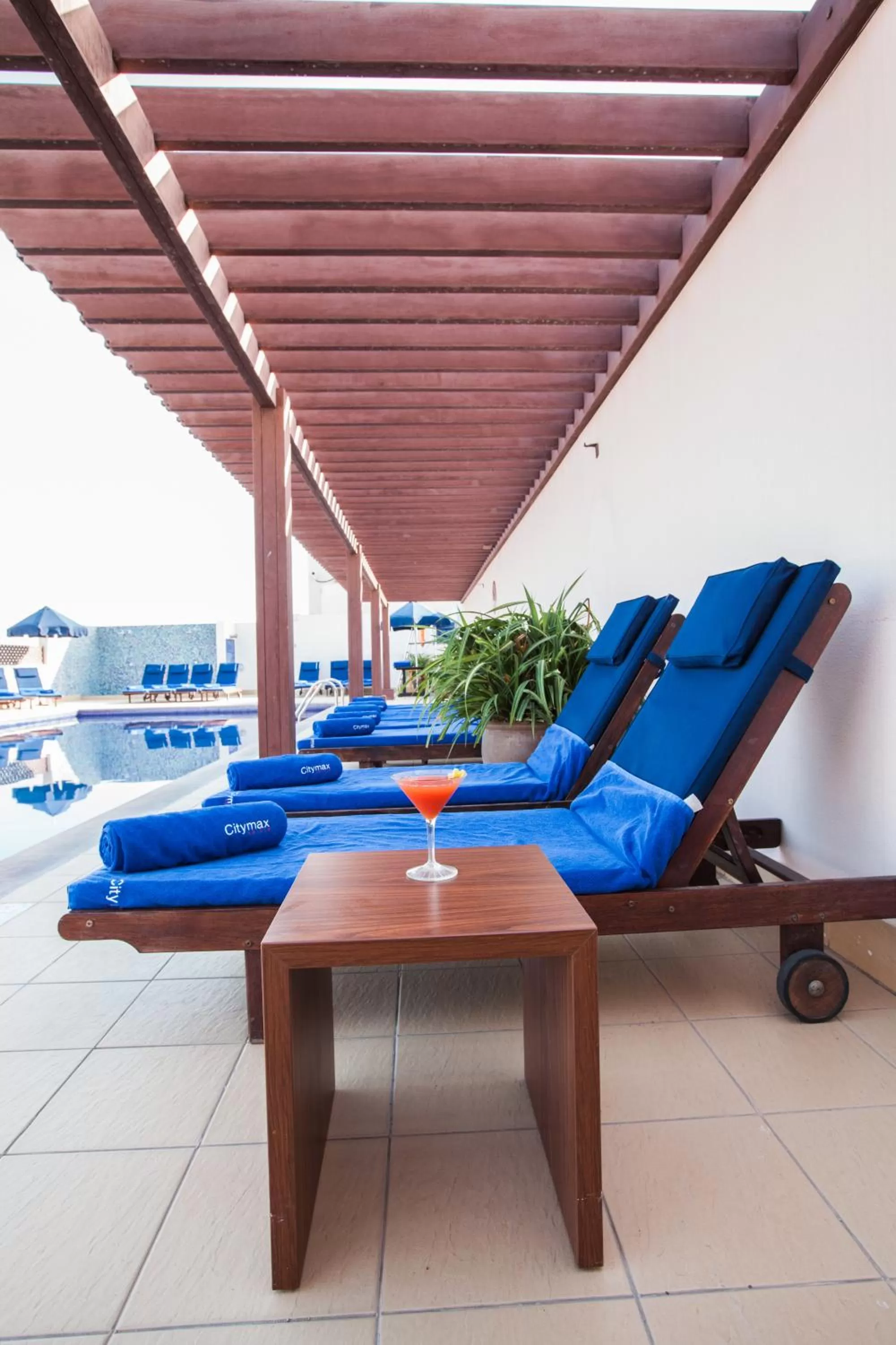 Swimming pool in Citymax Hotel Bur Dubai