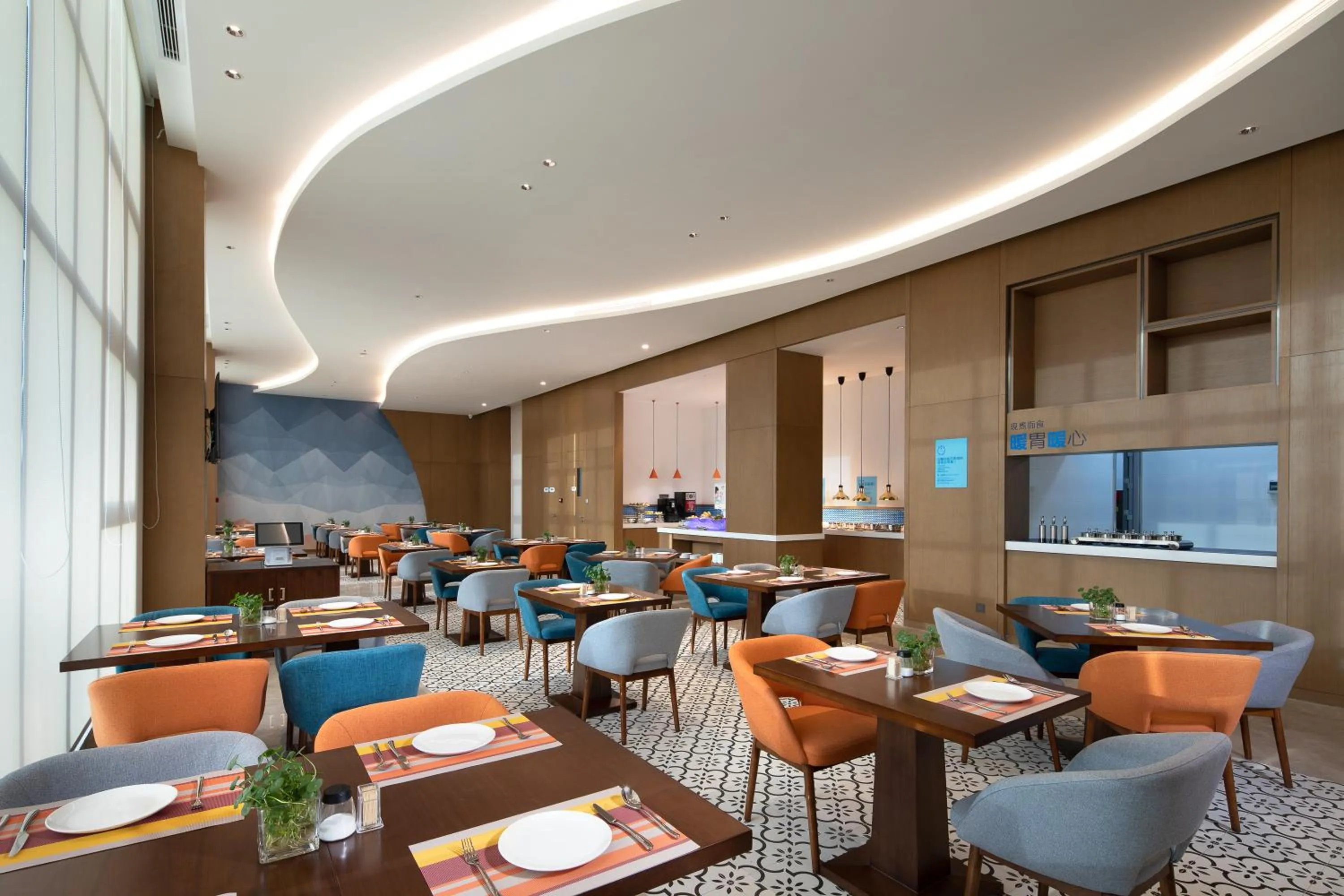 Restaurant/places to eat in Holiday Inn Express Chengdu Longquanyi North by IHG