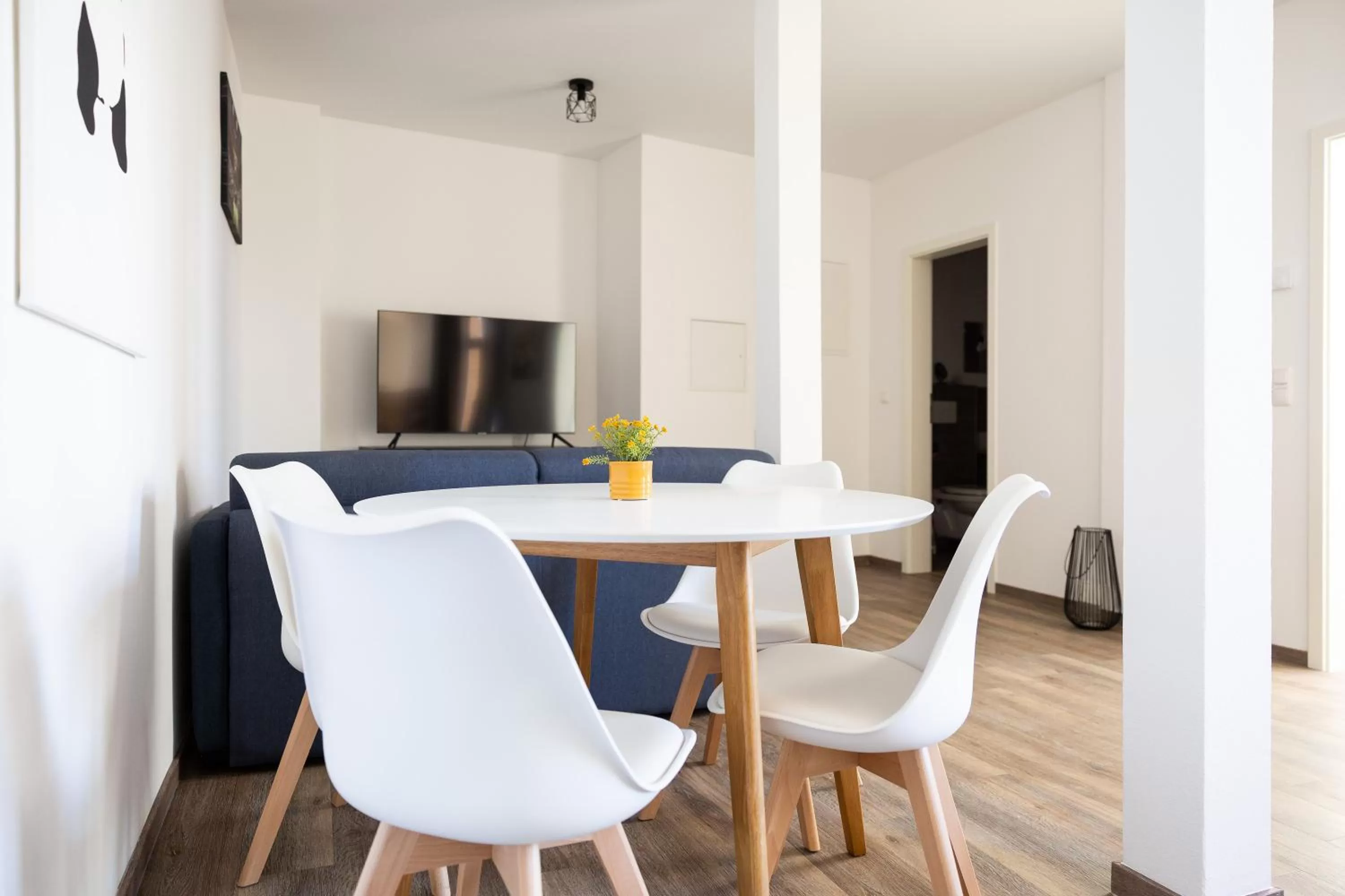 Dining area in Apartments am Neuen Theater - Altstadt - Zentral - Küche - Wifi - Powered by Ko-Living