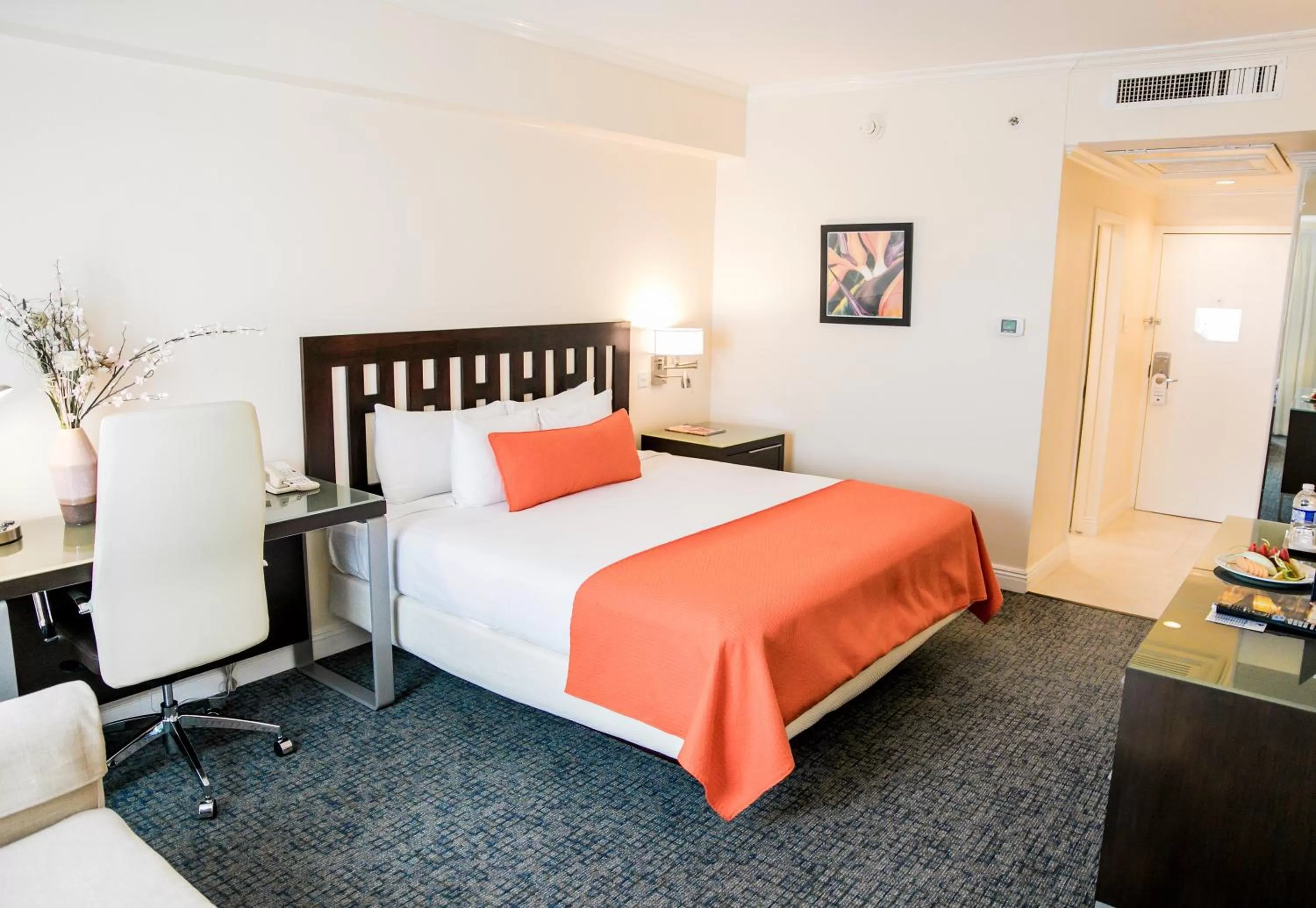 Photo of the whole room, Bed in The Jamaica Pegasus Hotel