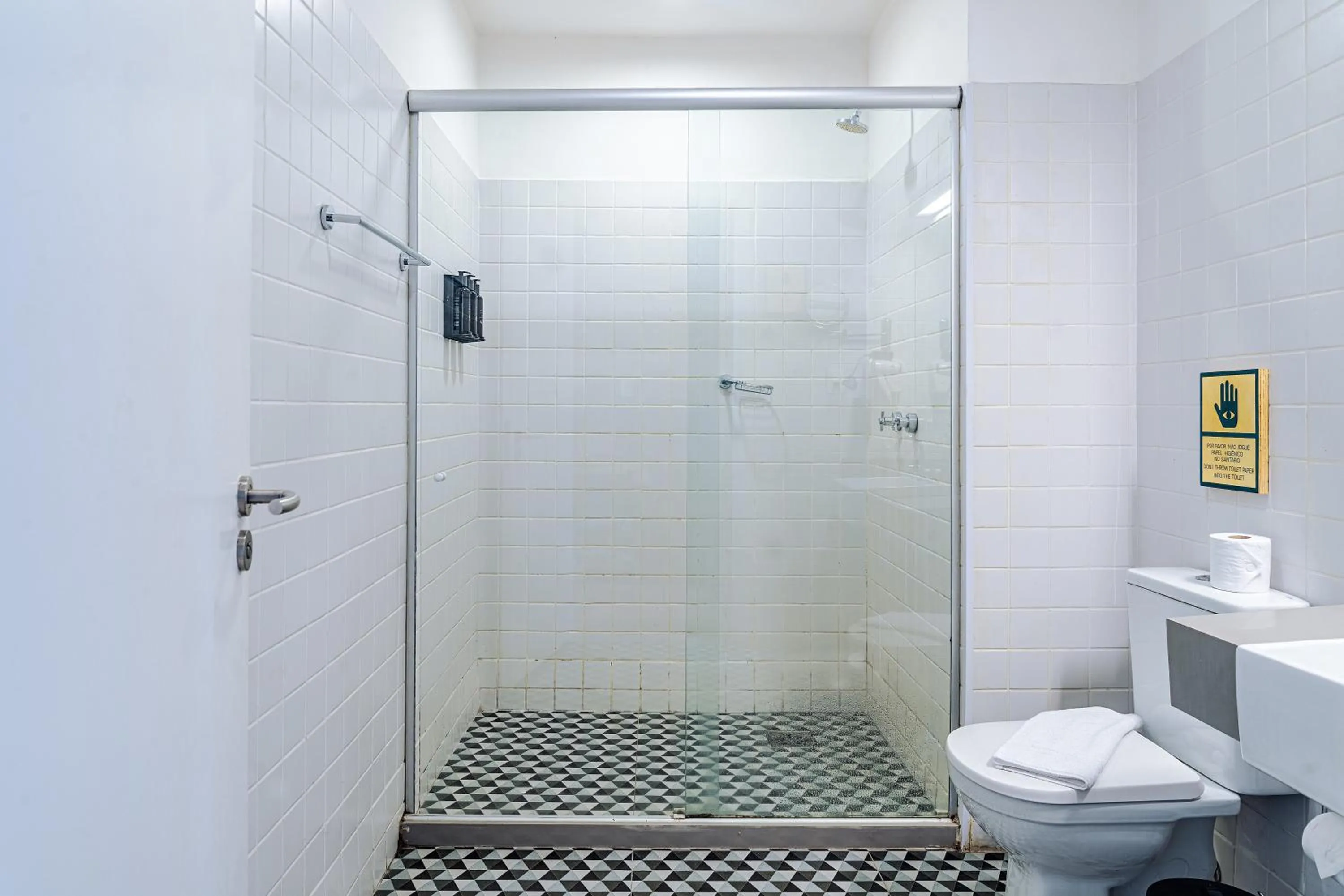 Shower in Selina Lapa Rio de Janeiro