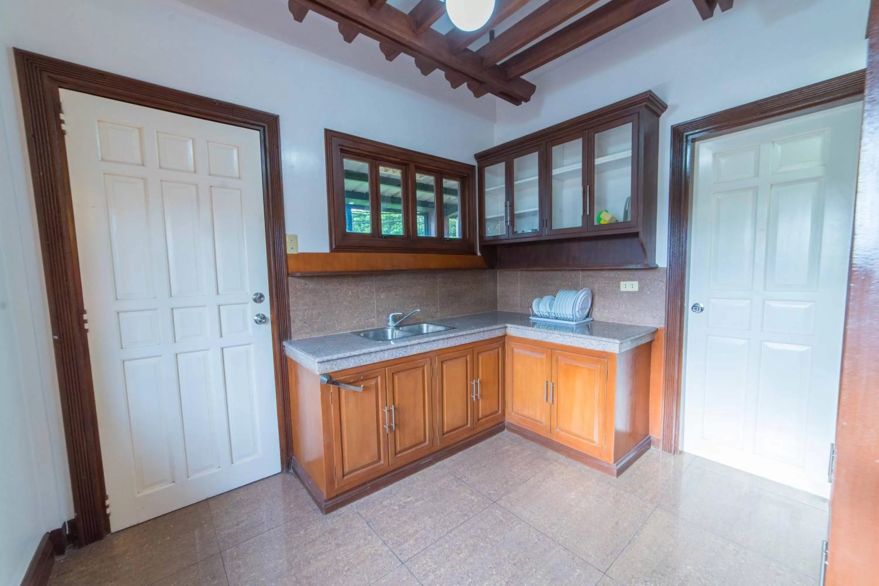 Communal kitchen in RedDoorz Plus @ Starhomes Olivianville