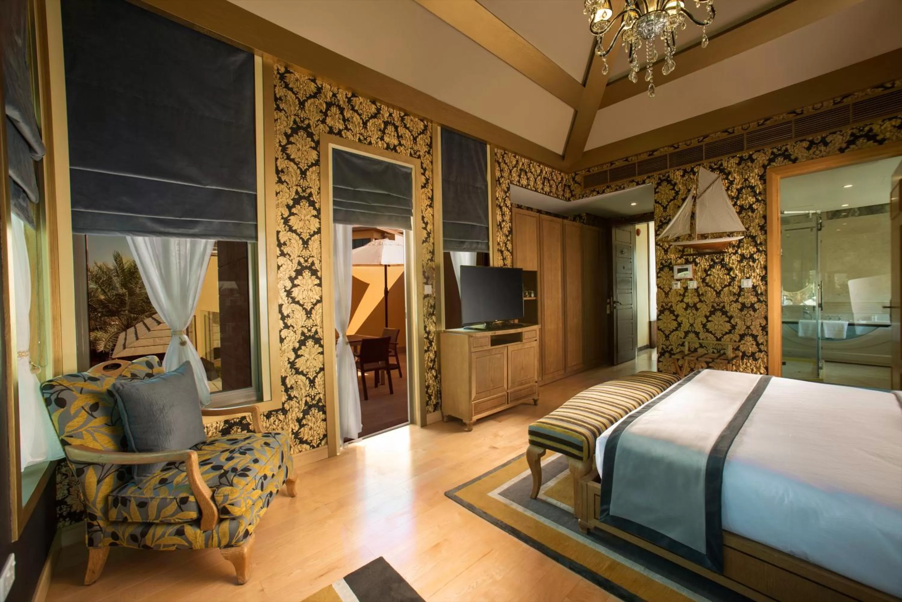 Deluxe Double Room with Balcony and Sea View in Reef Boutique Hotel