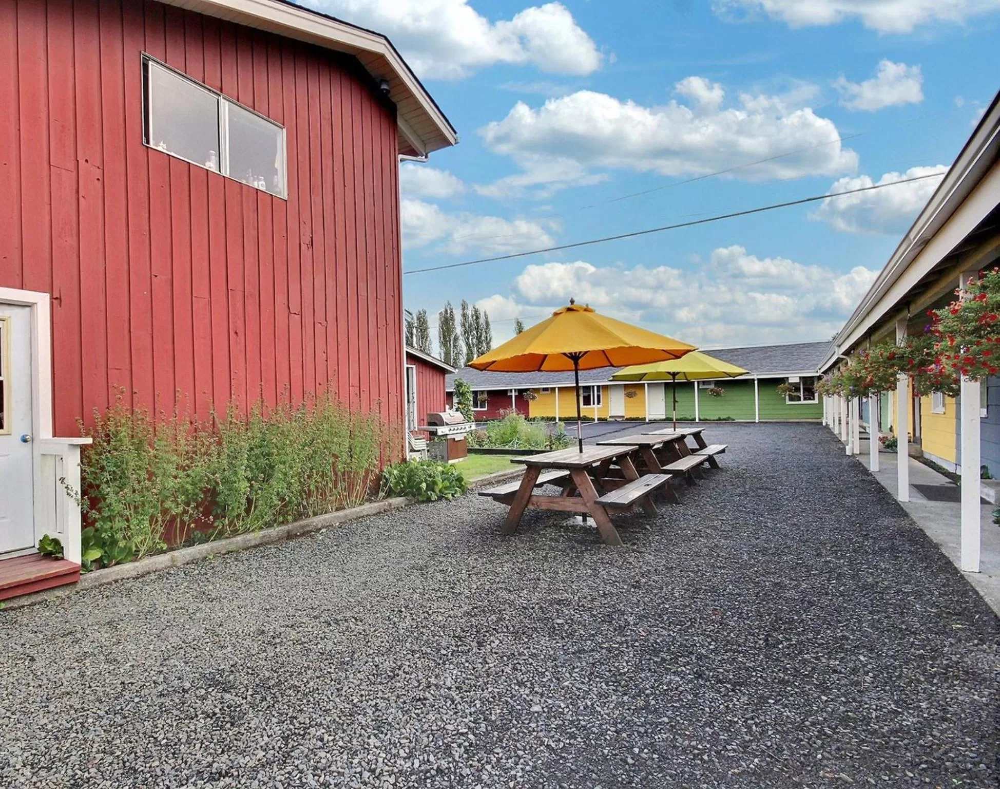 Property building in Pitchwood Inn