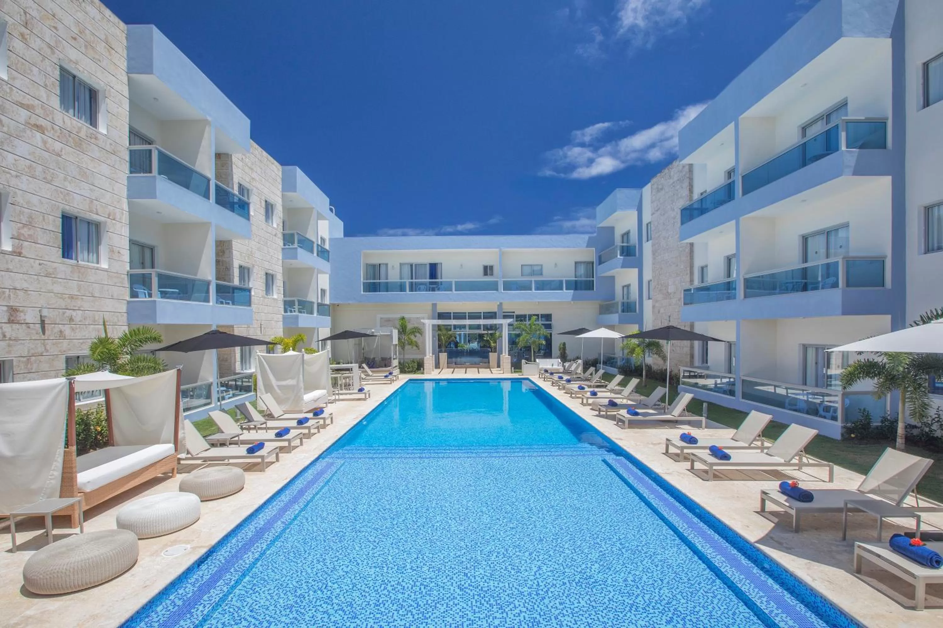 Swimming pool in Hotel whala!urban punta cana