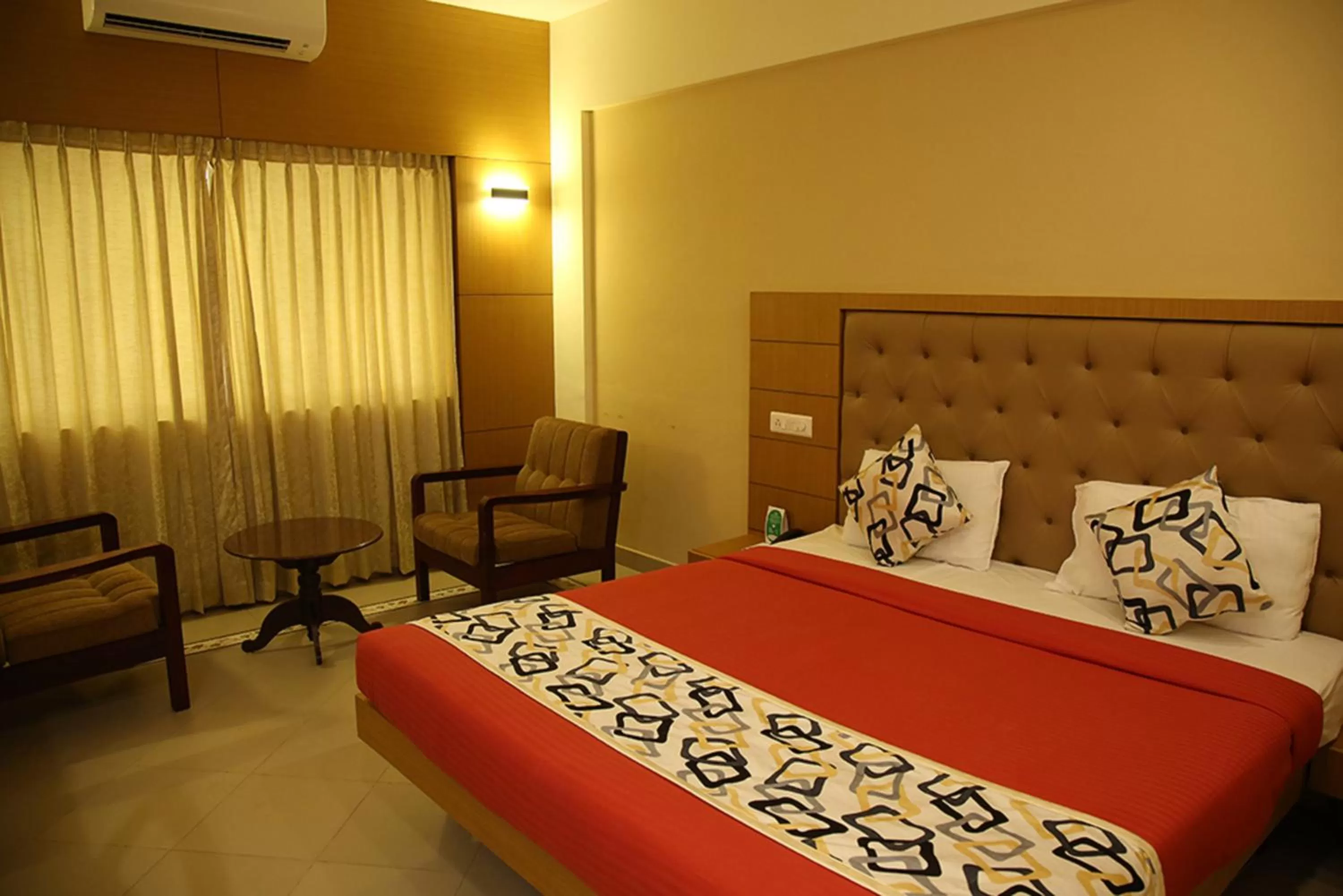 Bedroom in Royal Omars