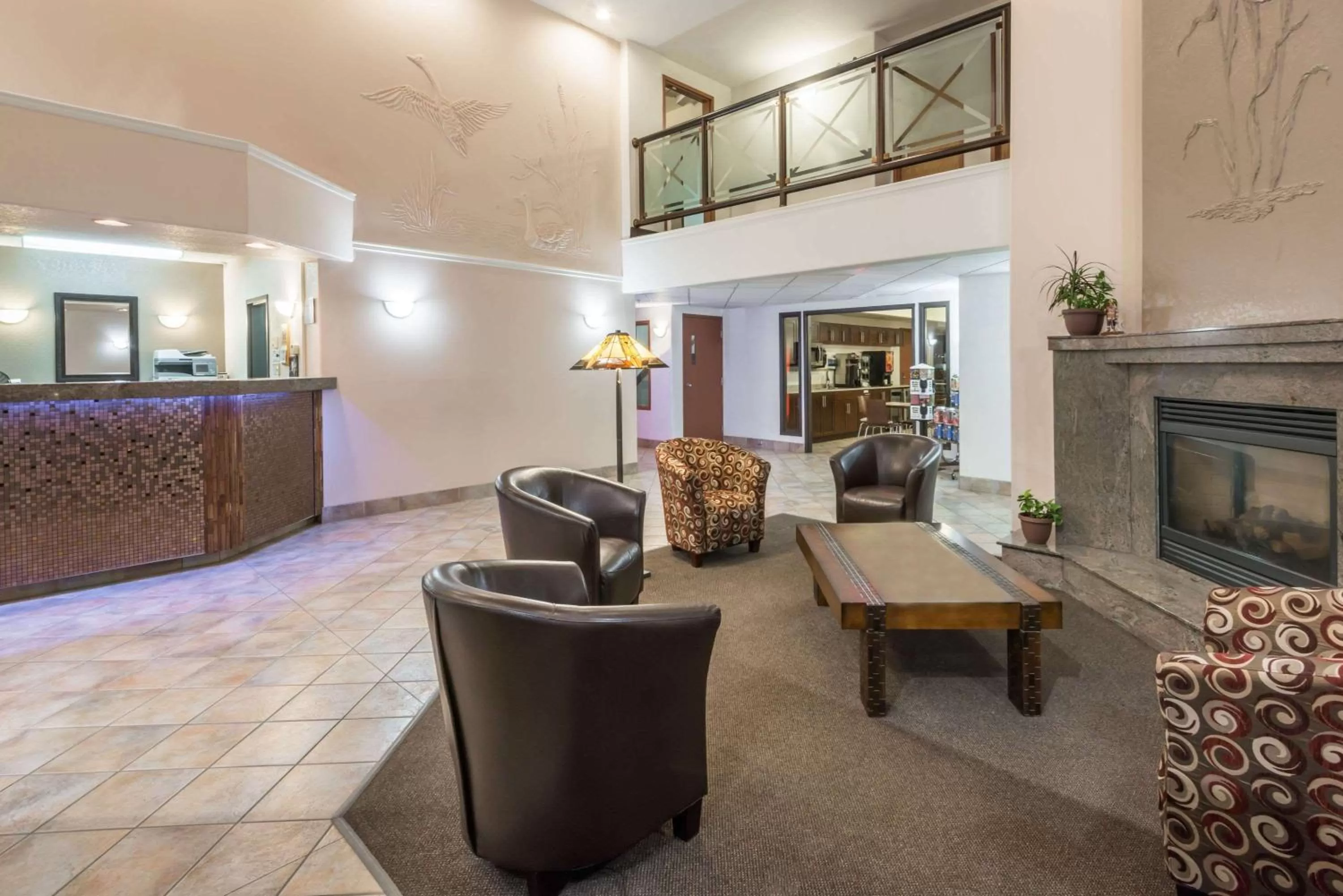 Lobby or reception in Super 8 by Wyndham Vermilion AB