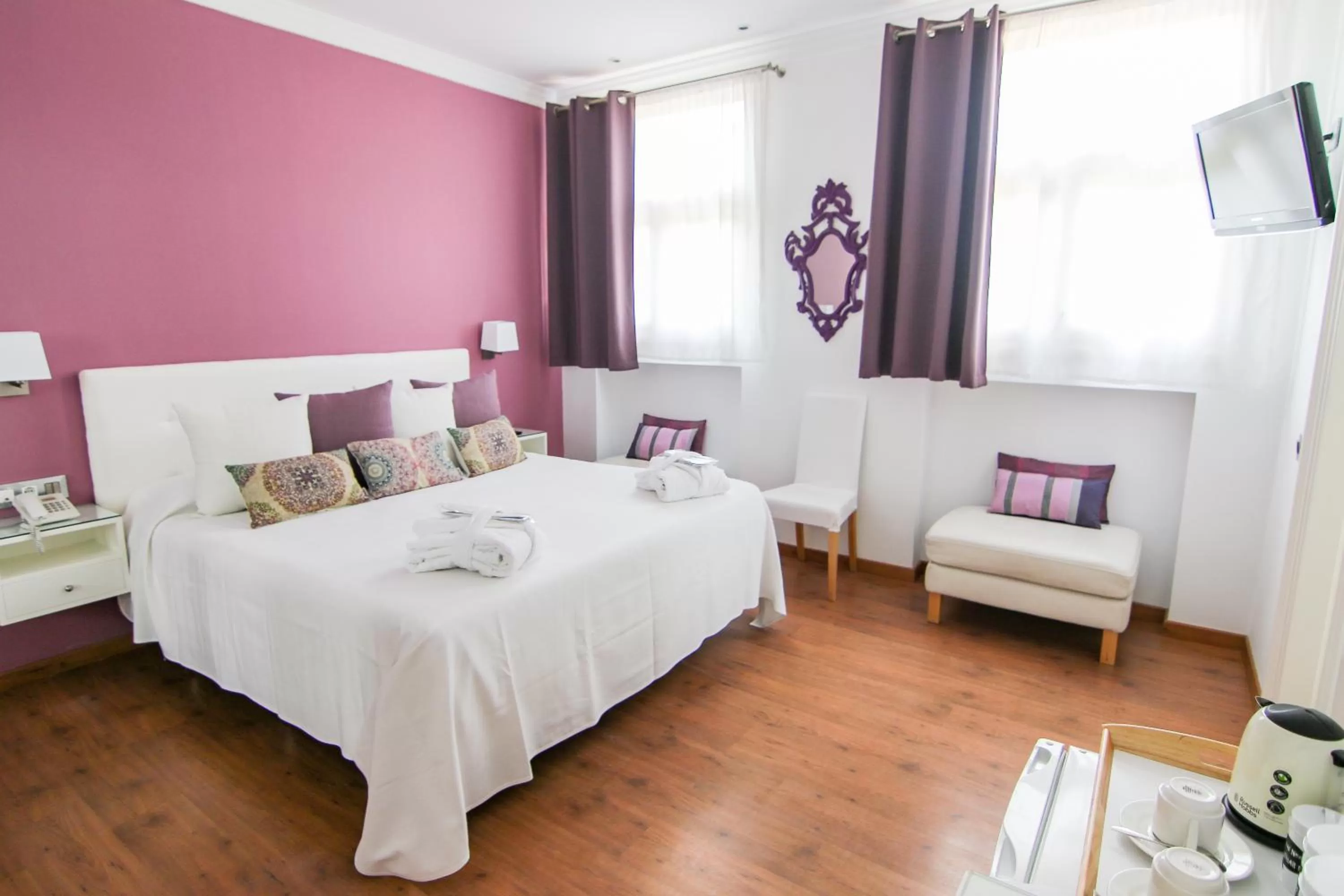 Bedroom, Bed in Hotel Capri