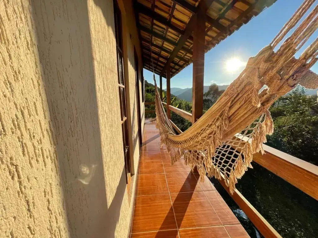 Triple Room with Mountain View in Pousada R.N.C. Nosso Paraíso Triple Room with Mountain View in Pousada R.N.C. Nosso Paraíso