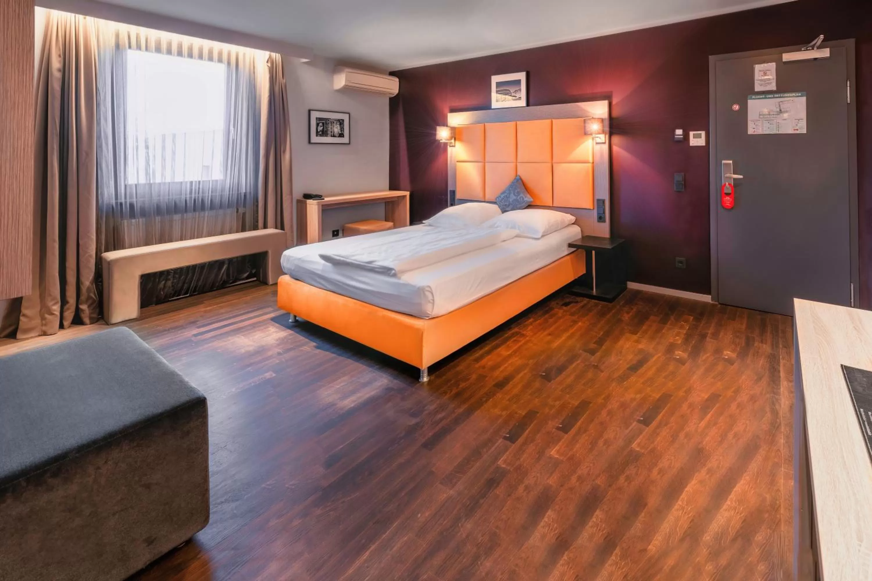 Bed in Hotel Cult Frankfurt City