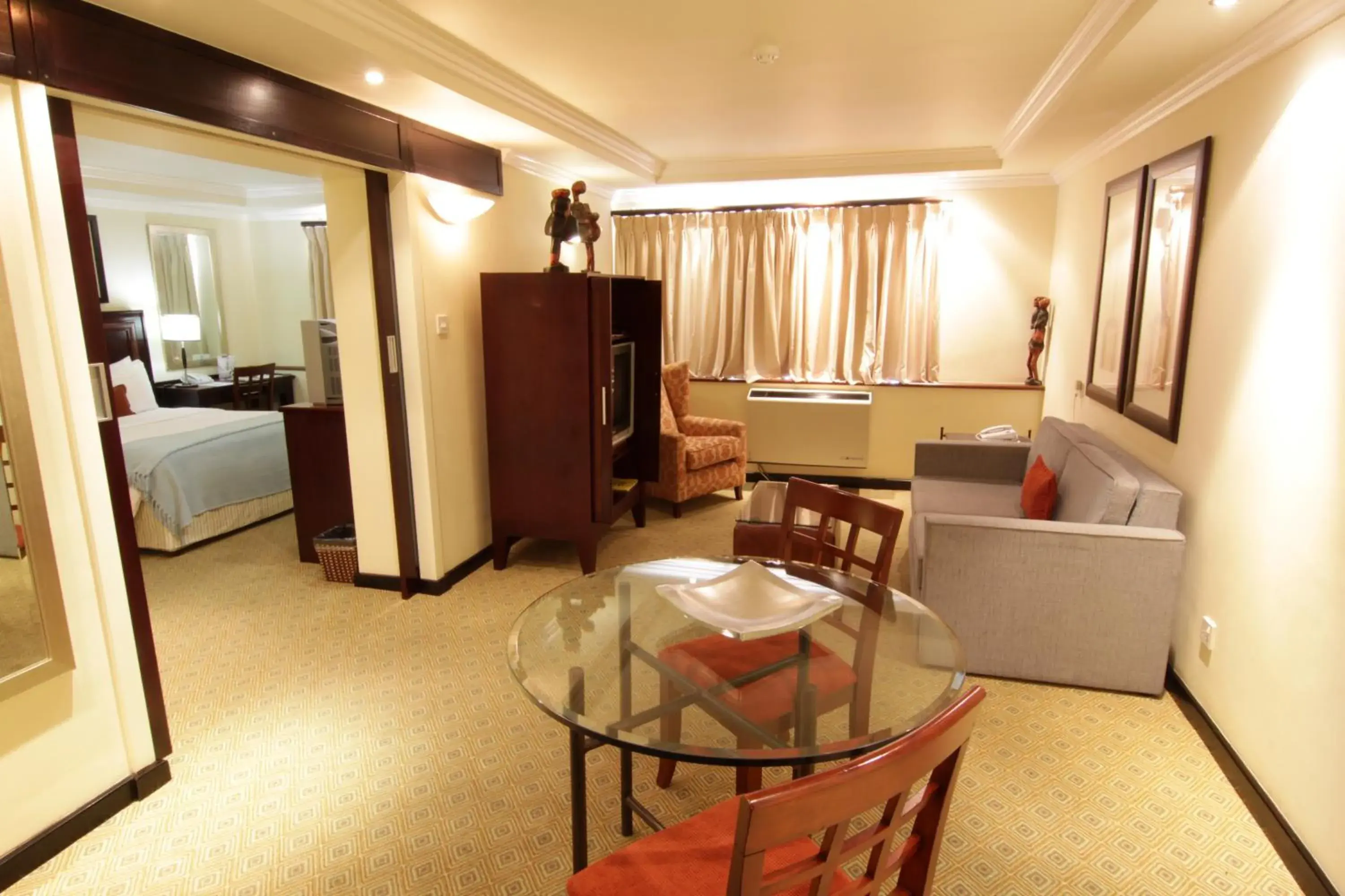 Junior Suite - single occupancy in Cresta President Hotel Junior Suite - single occupancy in Cresta President Hotel
