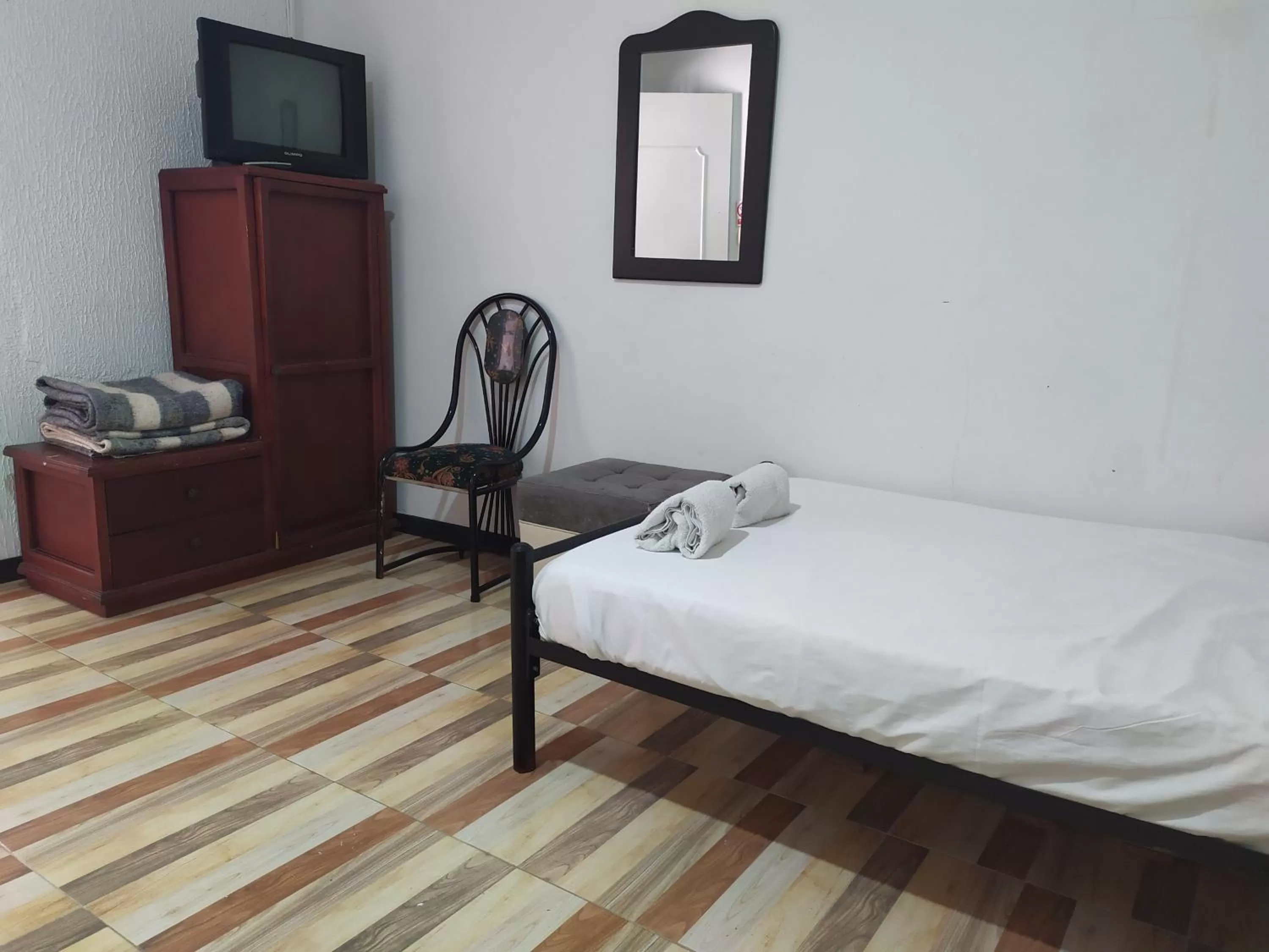 Bed in HOTEL LOS ÁNGELES