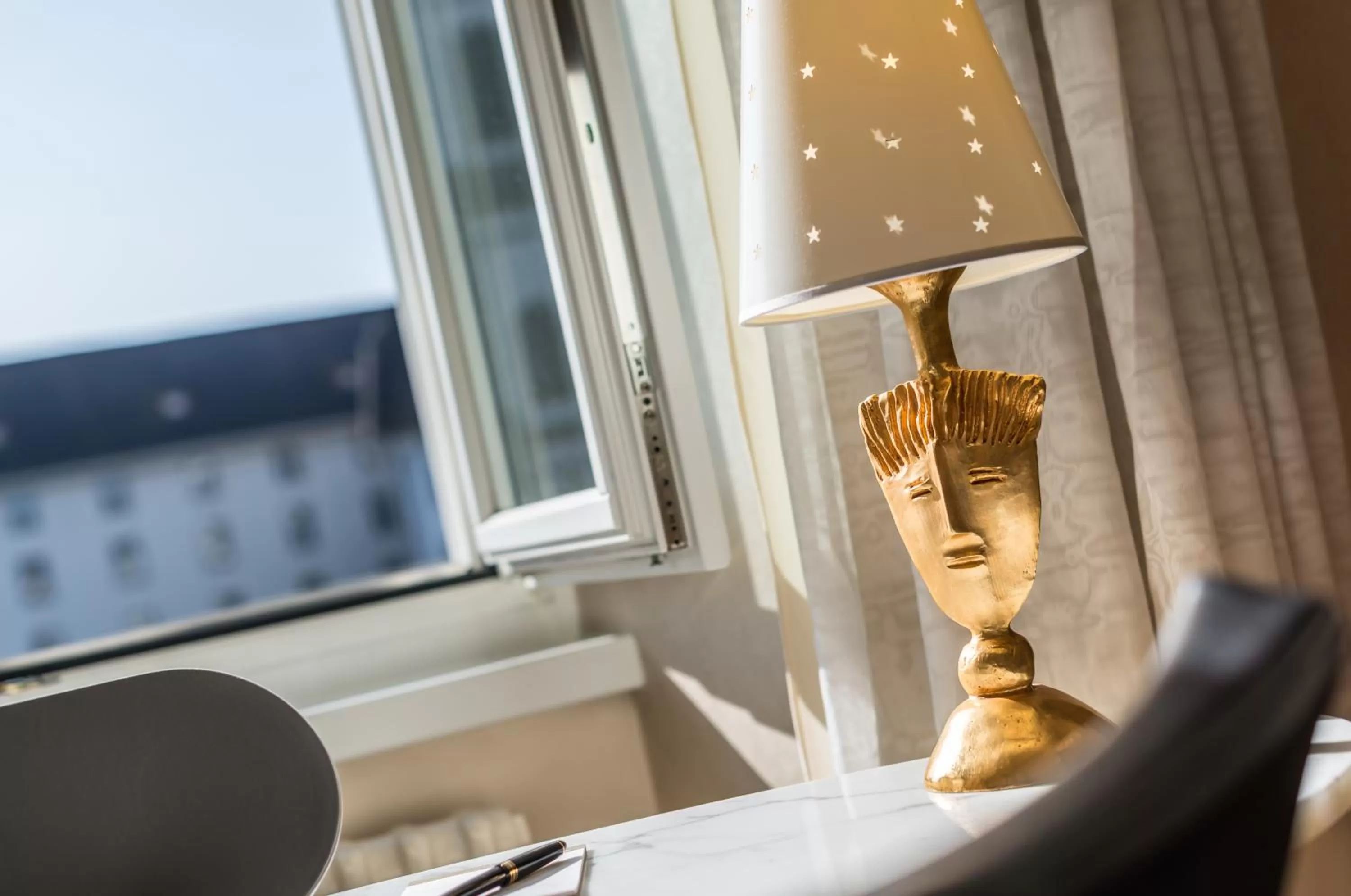 Decorative detail in Hotel des Balances