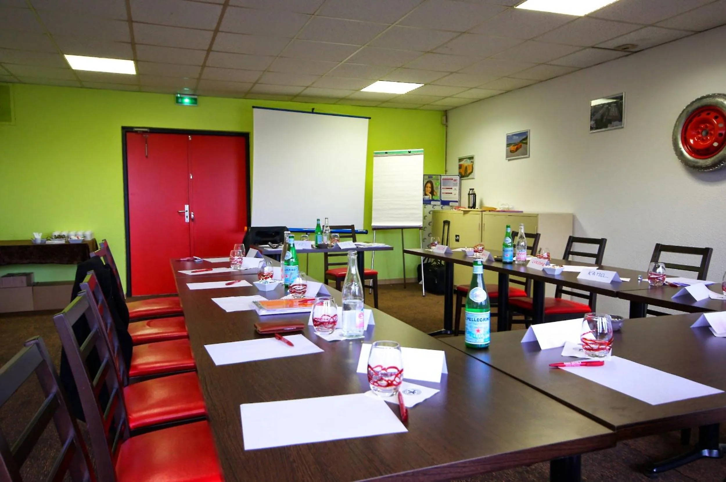Meeting/conference room in Enzo Hotels Vierzon by Kyriad Direct