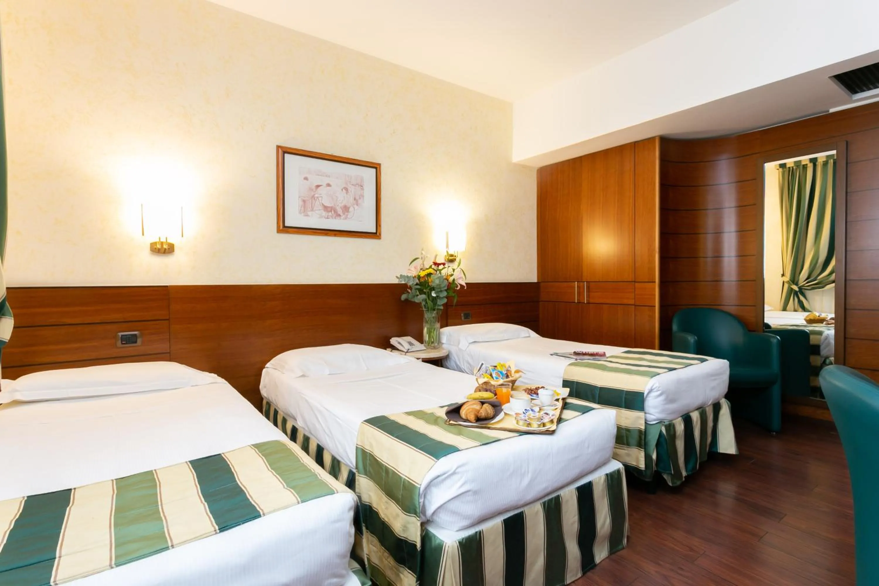 Photo of the whole room, Bed in Hotel Mirage Sure Hotel Collection by Best Western