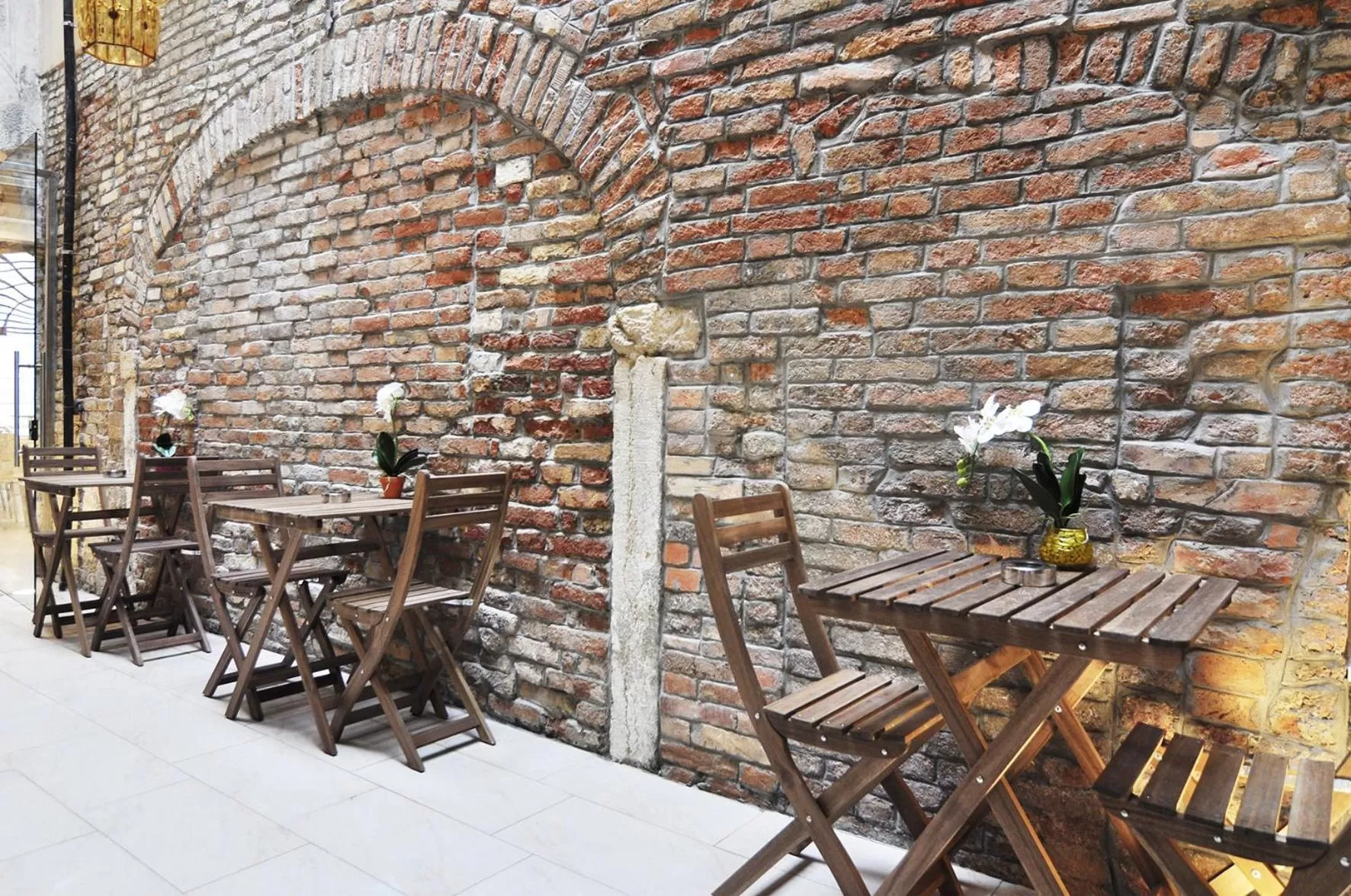 Patio in Al Mascaron Ridente