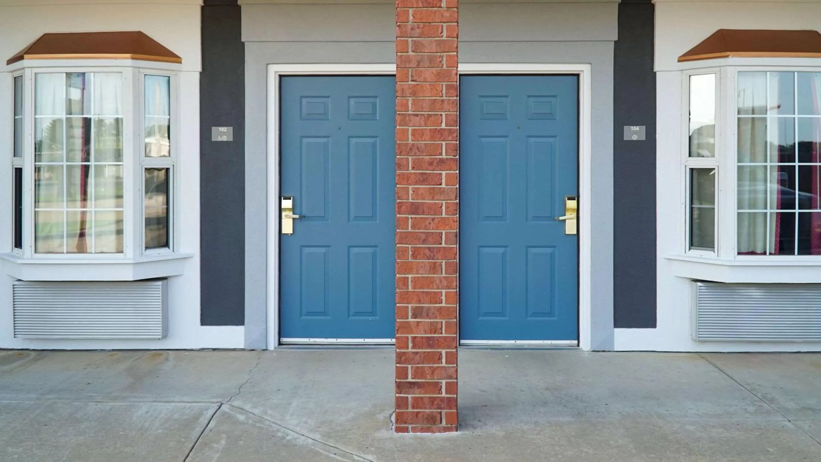 Property building in Rodeway Inn