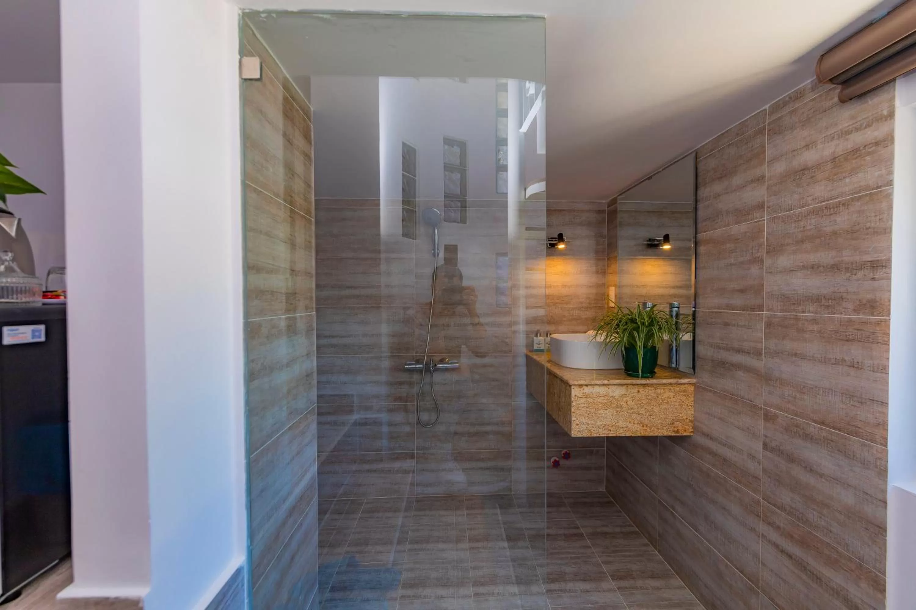 Bathroom in Khanh Uyen 3 Hotel