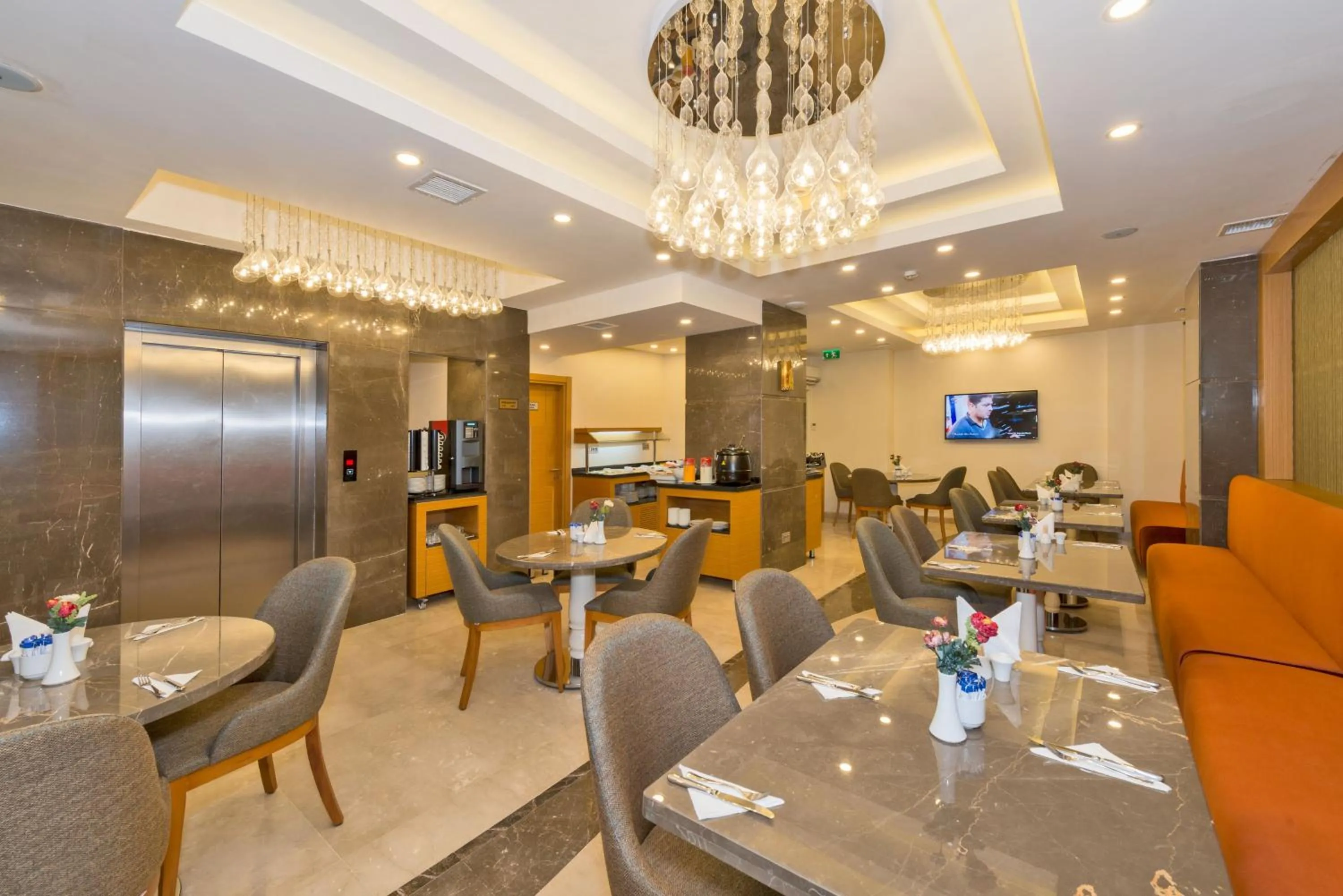 Restaurant/places to eat in Bisetun Hotel
