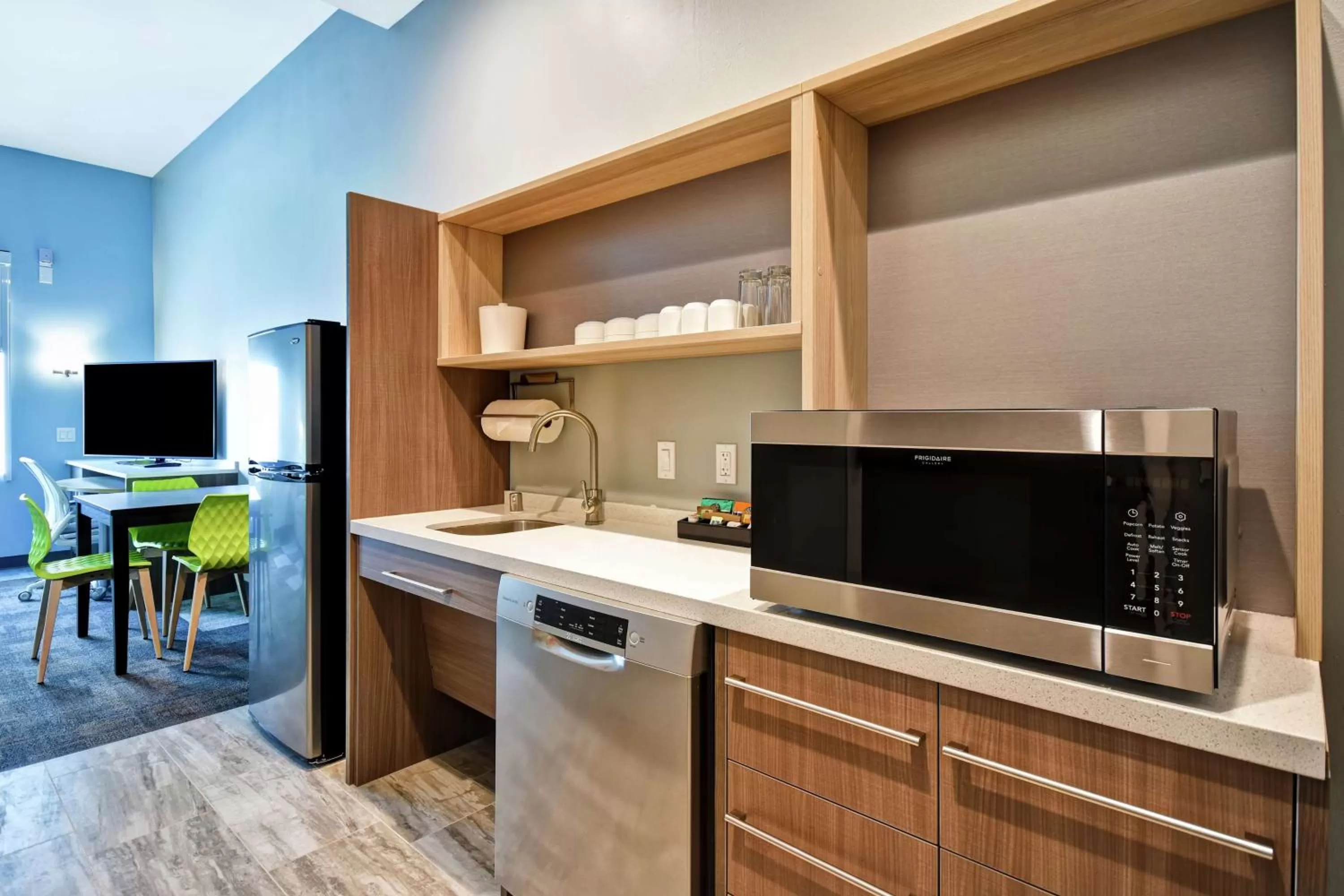 Kitchen or kitchenette in Home2 Suites By Hilton San Francisco Airport North