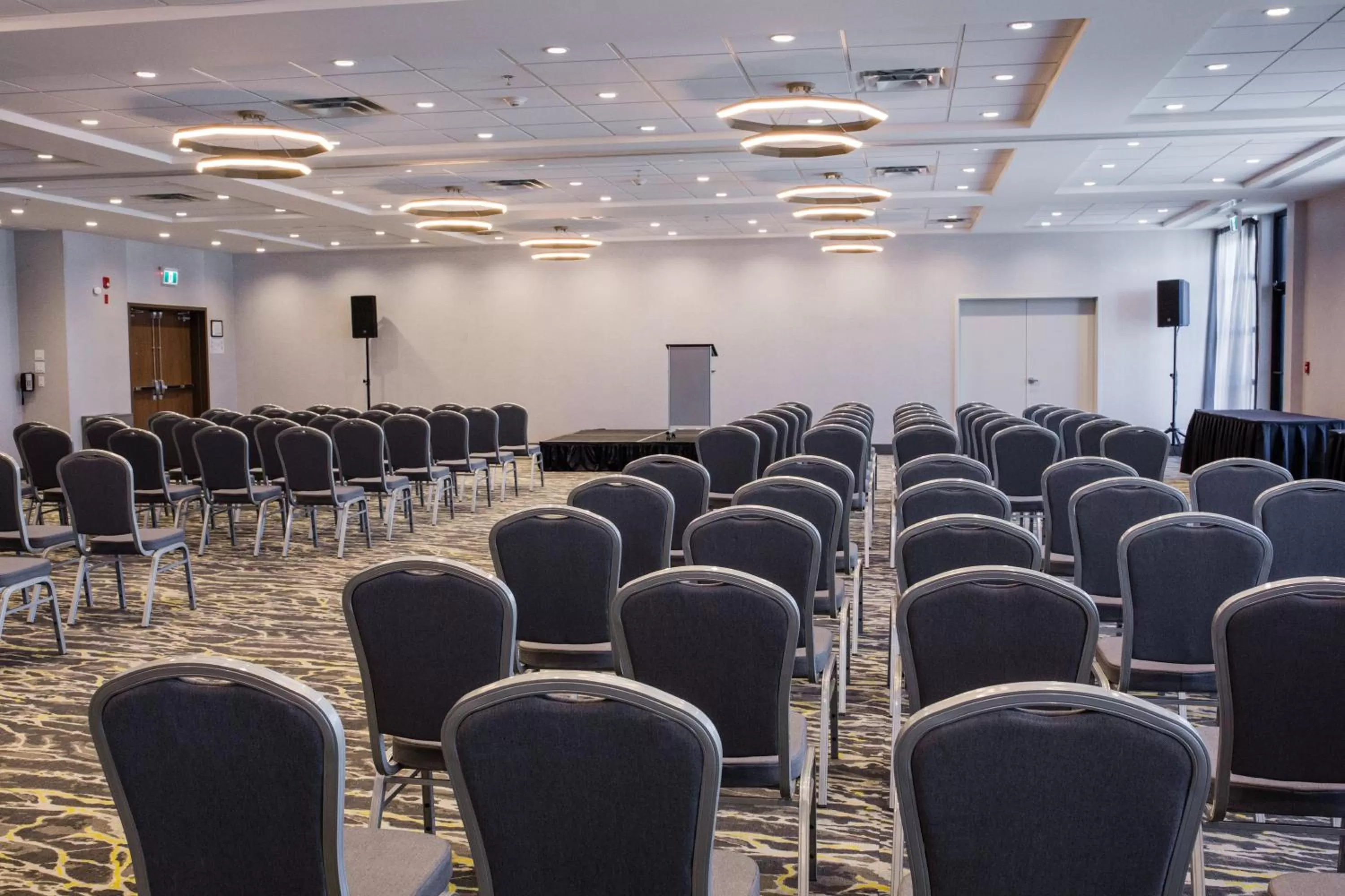 Meeting/conference room in Holiday Inn Hotel & Suites Calgary South - Conference Ctr by IHG
