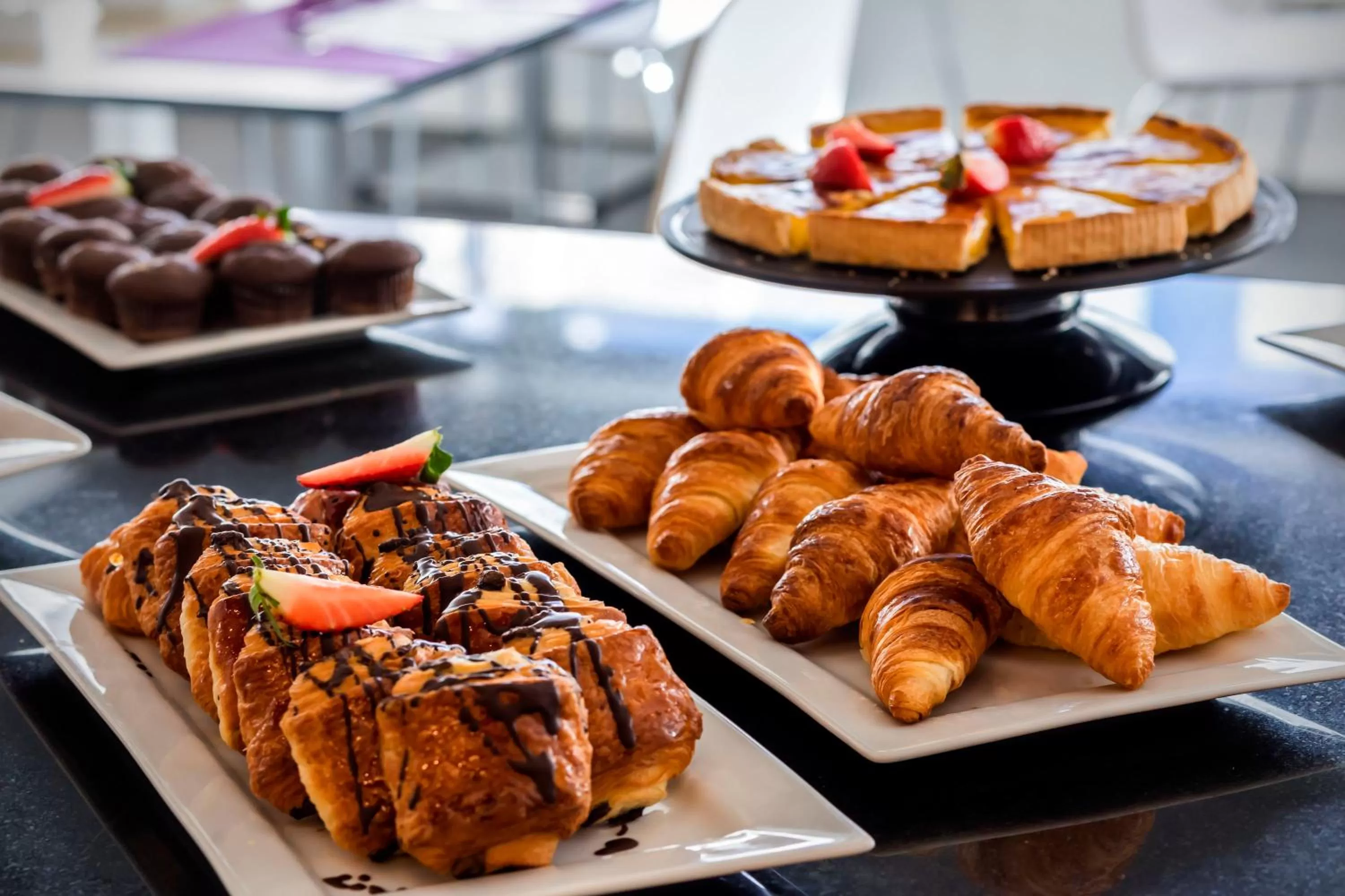 Buffet breakfast in Hotel Zentral Castellana Norte