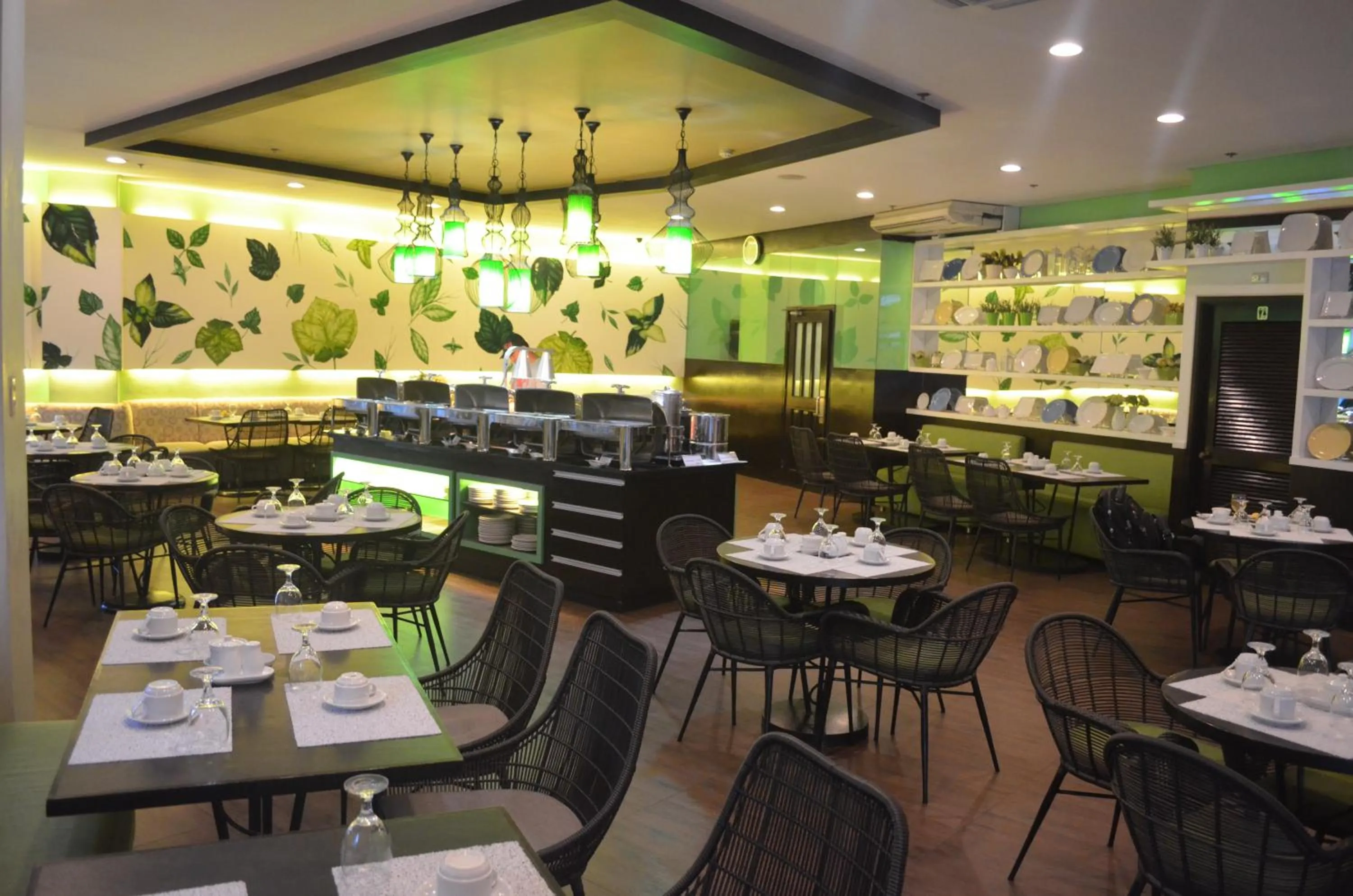 Restaurant/places to eat in El Cielito Inn - Sta. Rosa