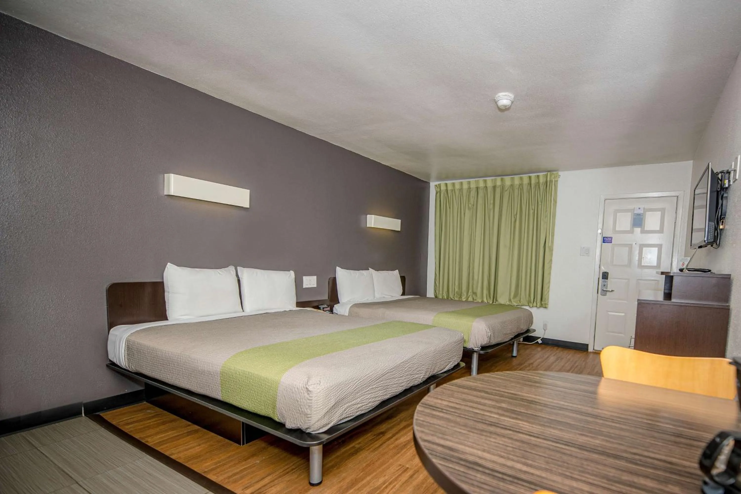 Photo of the whole room, Bed in Studio 6-Tyler, TX