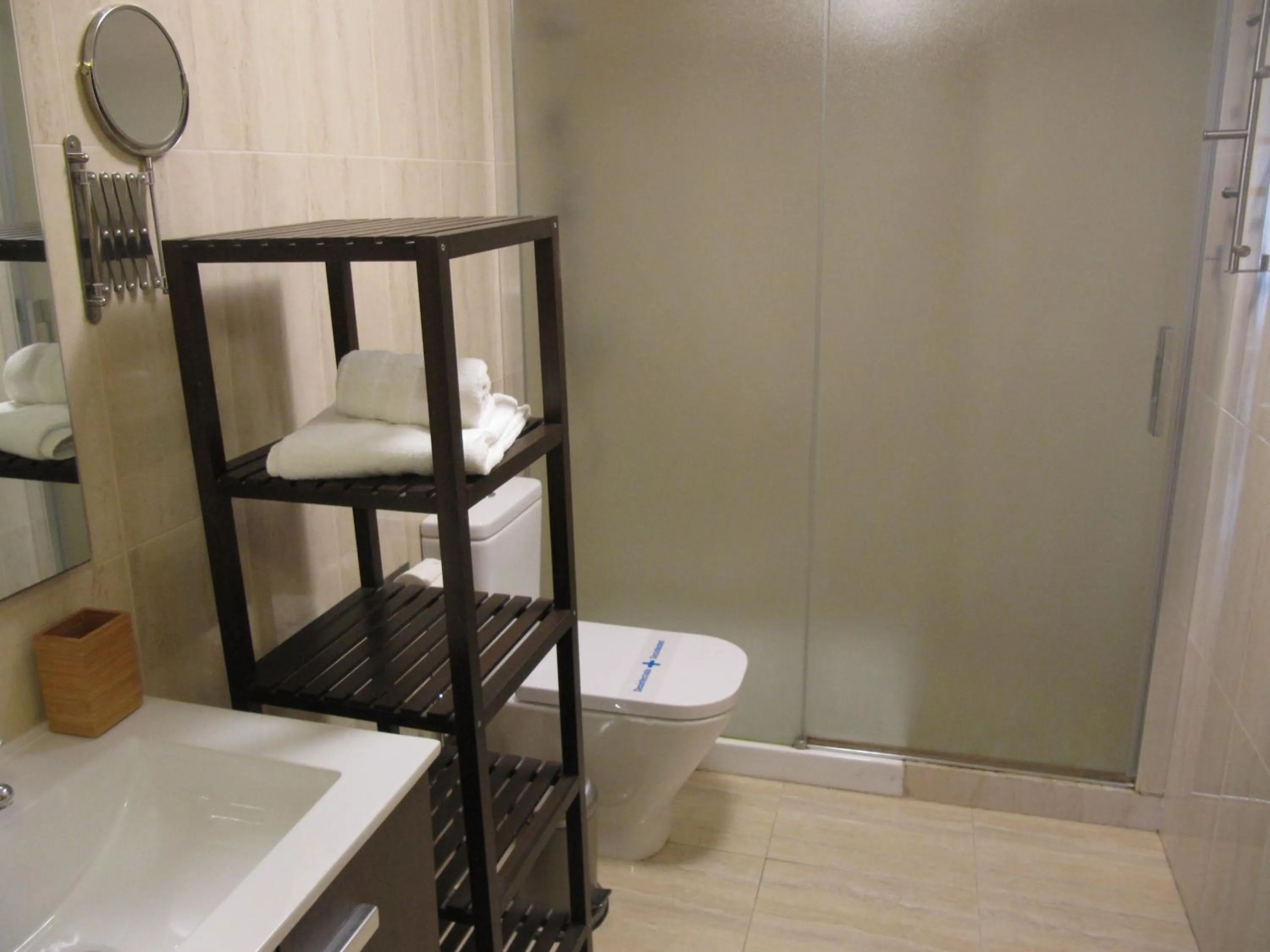 Bathroom in Life Apartments Alameda Colón