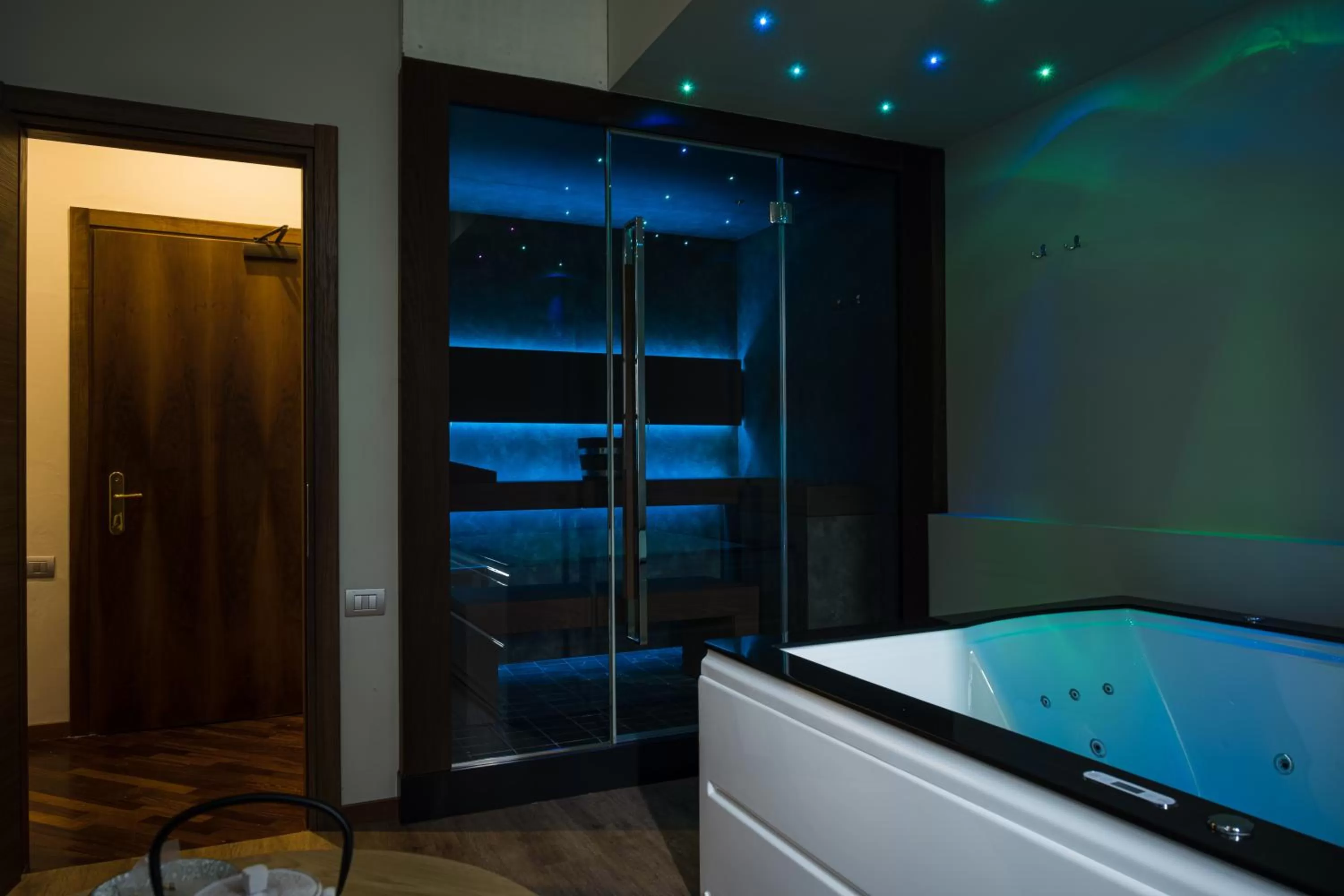 Hot Tub in Bosone Palace