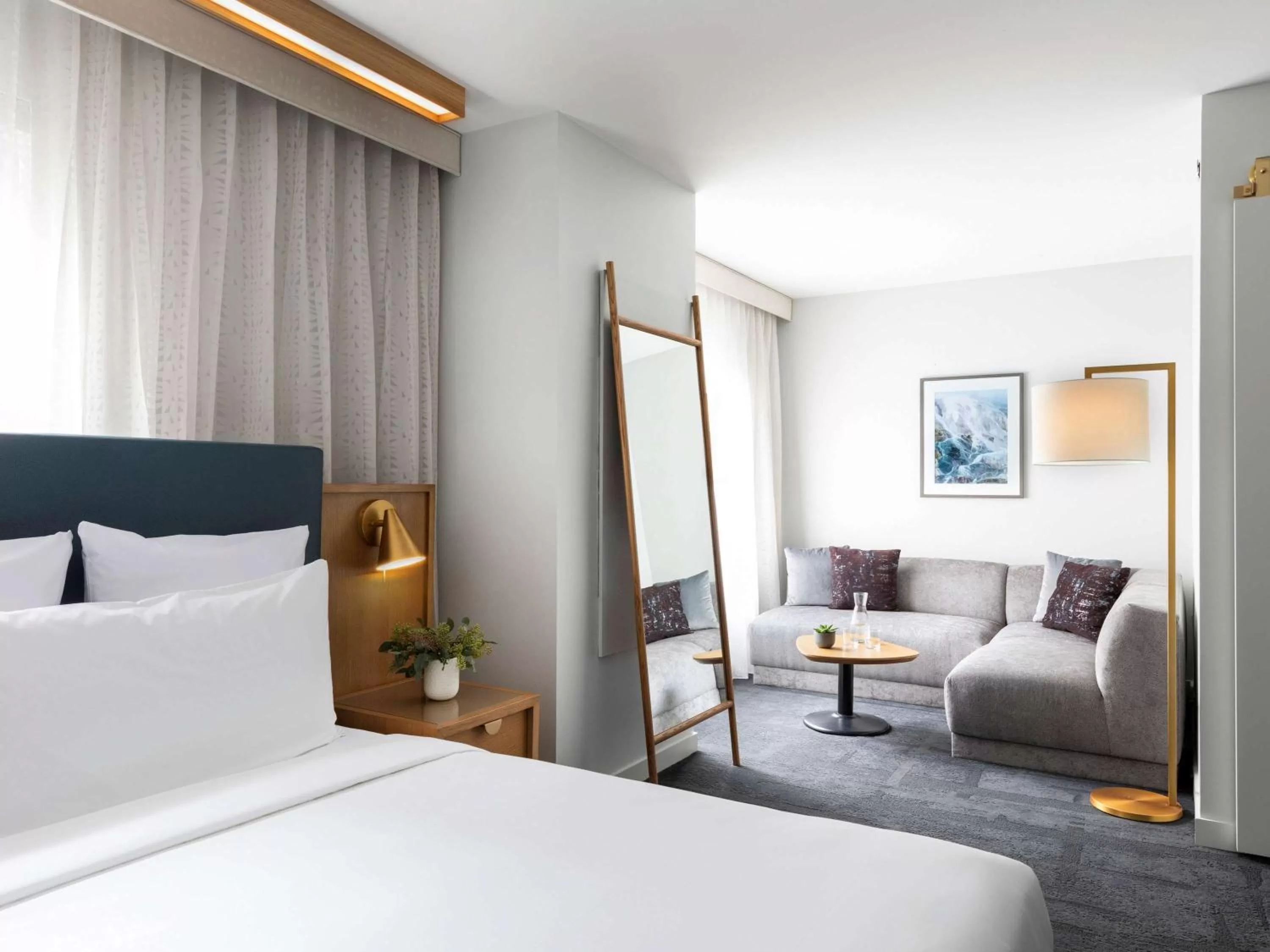 Photo of the whole room, Bed in 21c Museum Hotel Chicago