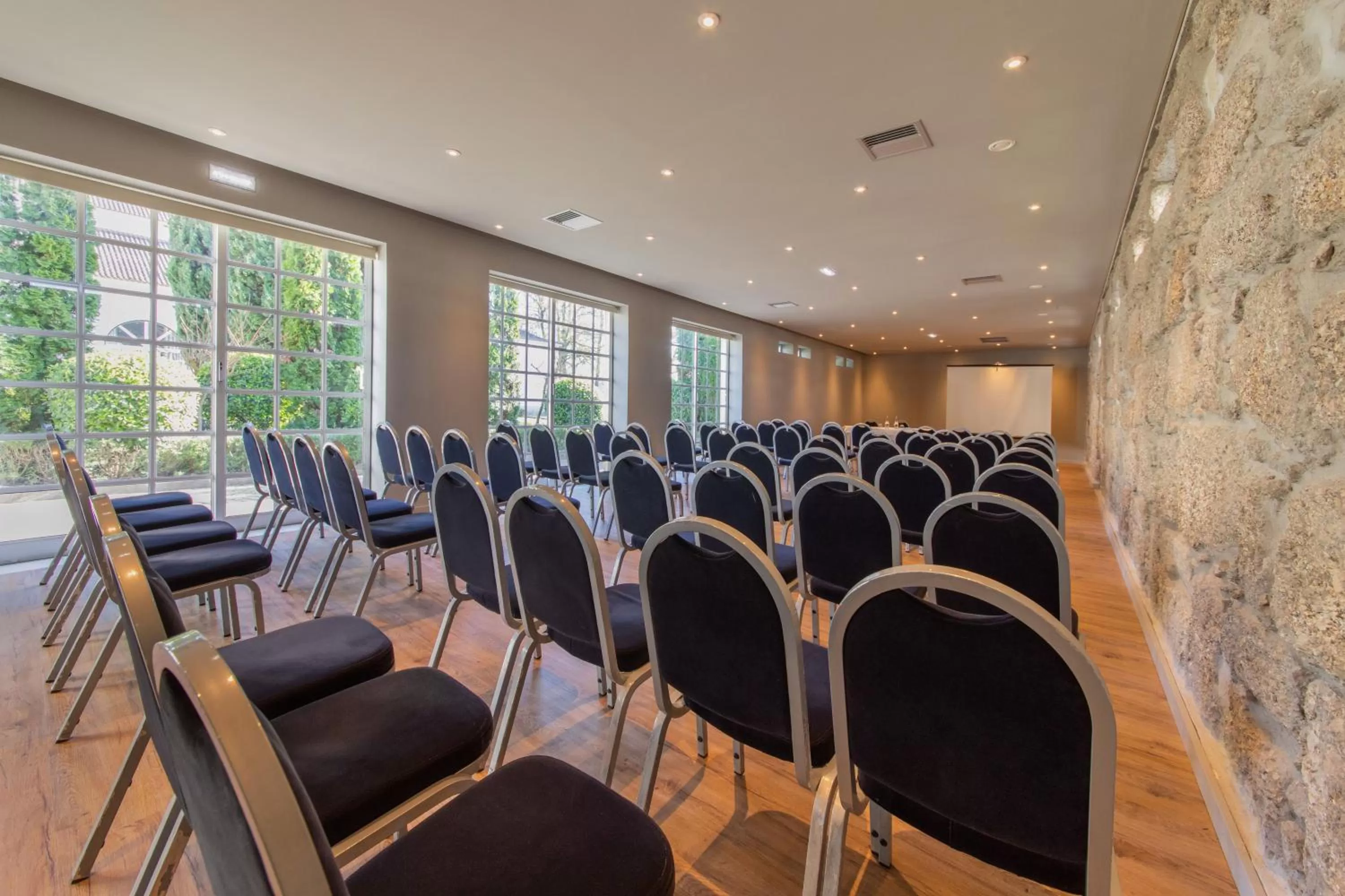 Meeting/conference room in Montebelo Principe Perfeito Viseu Garden Hotel