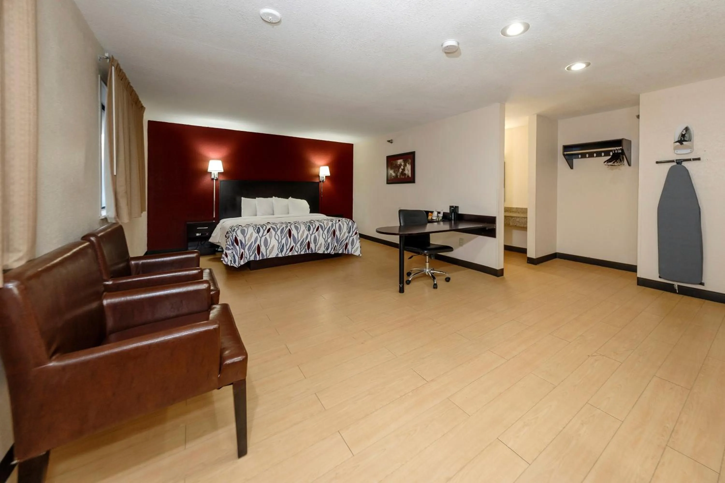 Photo of the whole room in Red Roof Inn Jacksonville - Cruise Port