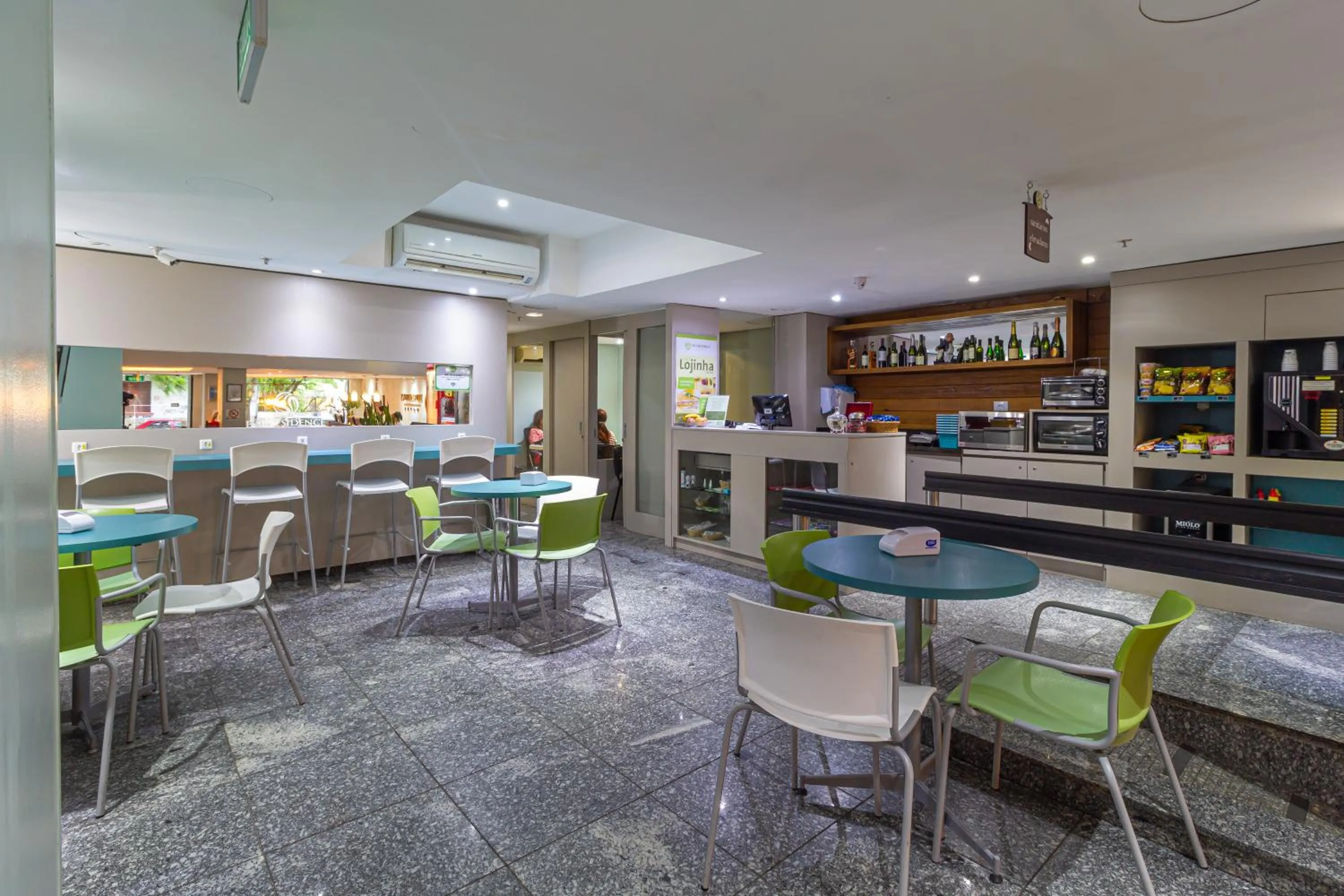 Restaurant/Places to Eat in Eko Residence Hotel