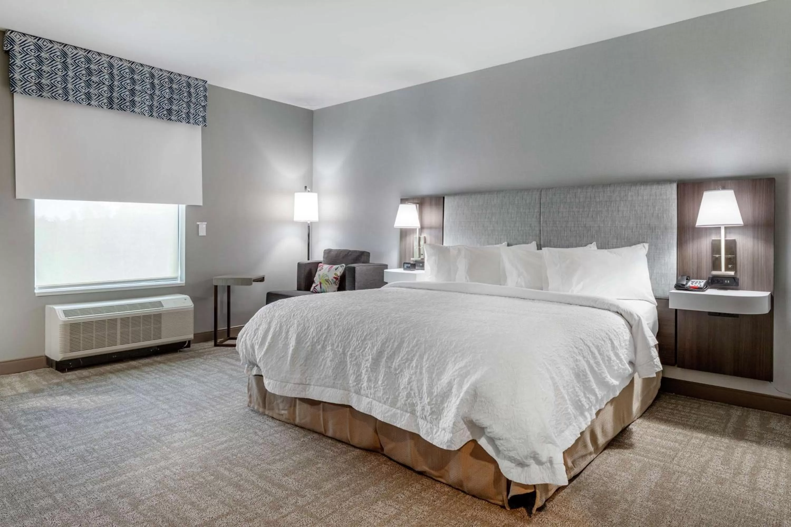 Bed in Hampton Inn Camden, SC