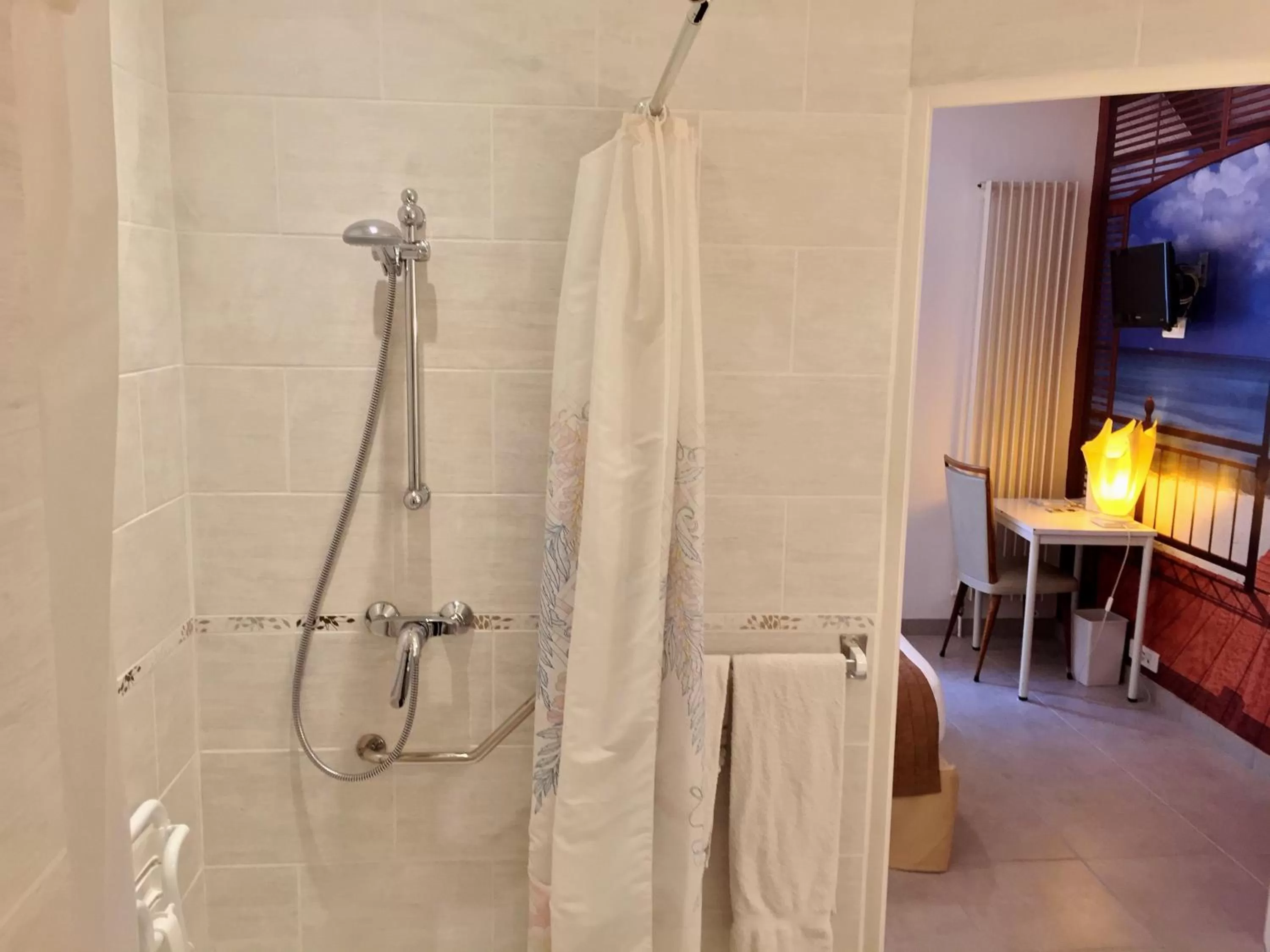 Bathroom in Hotel Le Clos d'Alésia