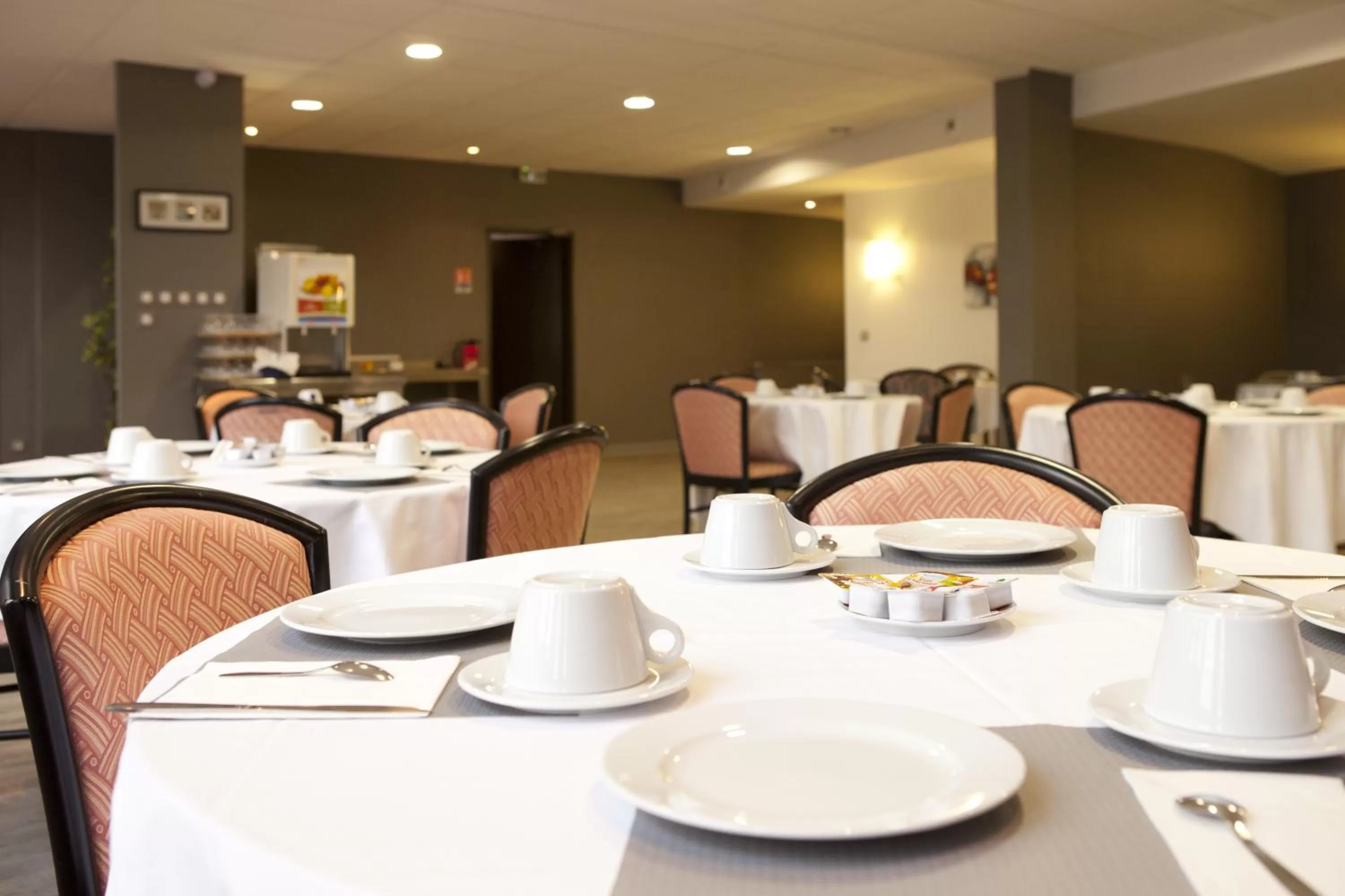 Restaurant/places to eat in Villa Mariale by Popinns