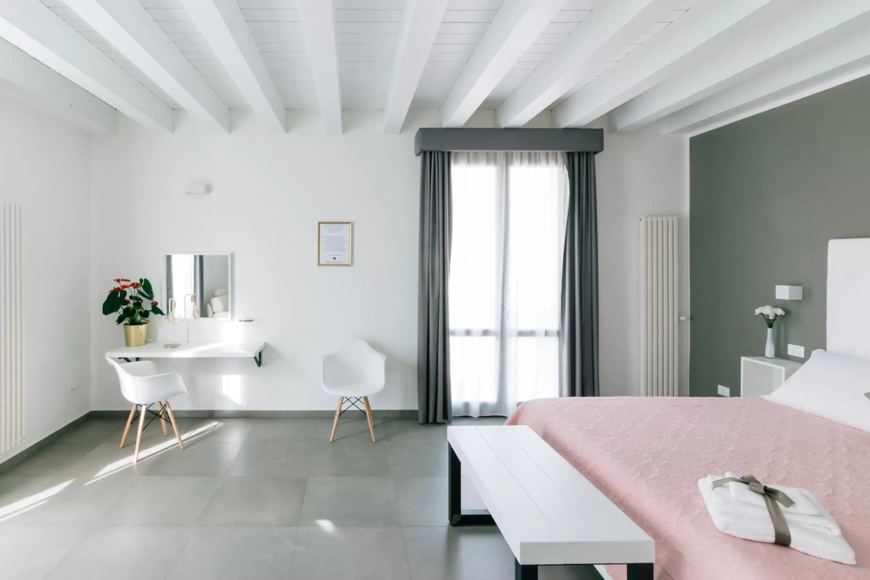 Superior Two-Bedroom Suite with Balcony in Boutique BnB Dolcevita Superior Two-Bedroom Suite with Balcony in Boutique BnB Dolcevita