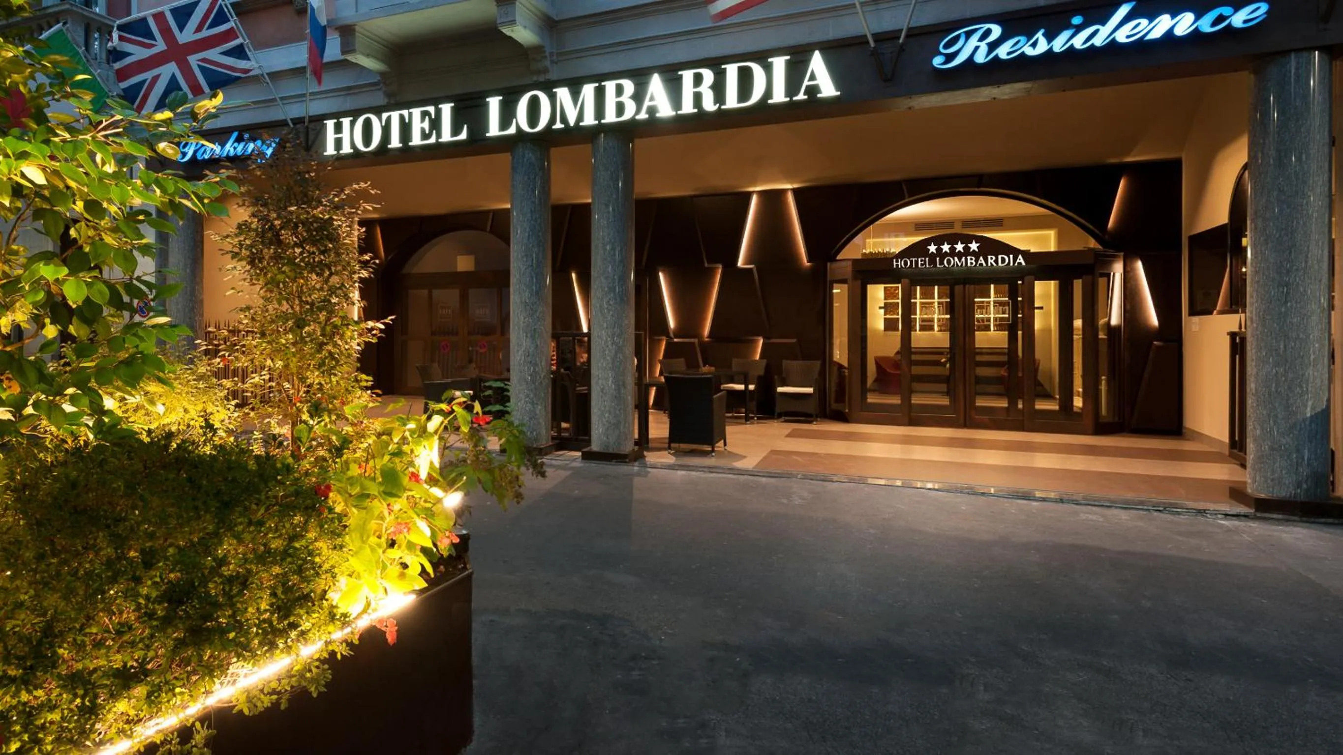 Facade/entrance in Hotel Lombardia