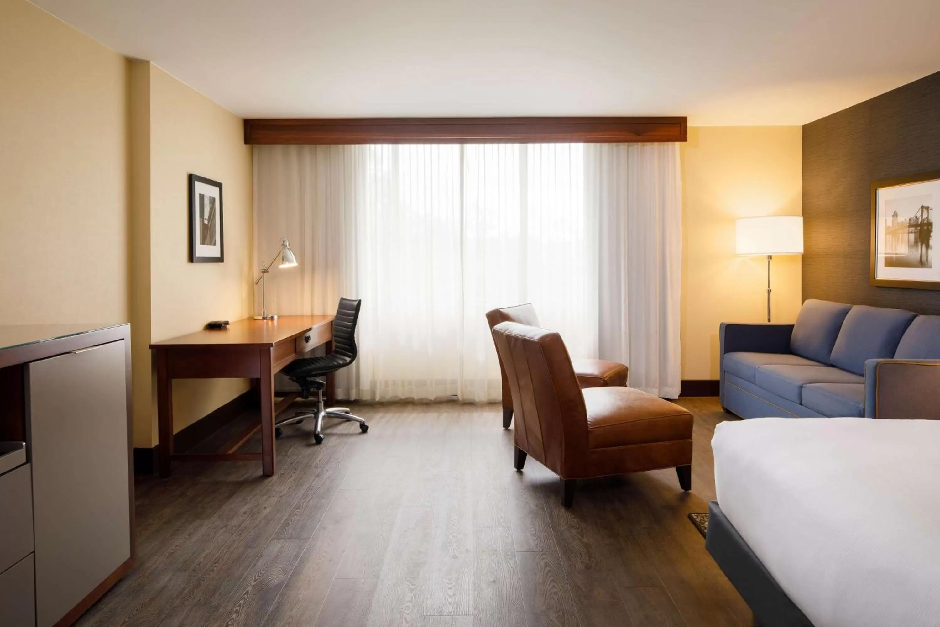 Bedroom in DoubleTree by Hilton Pittsburgh - Cranberry