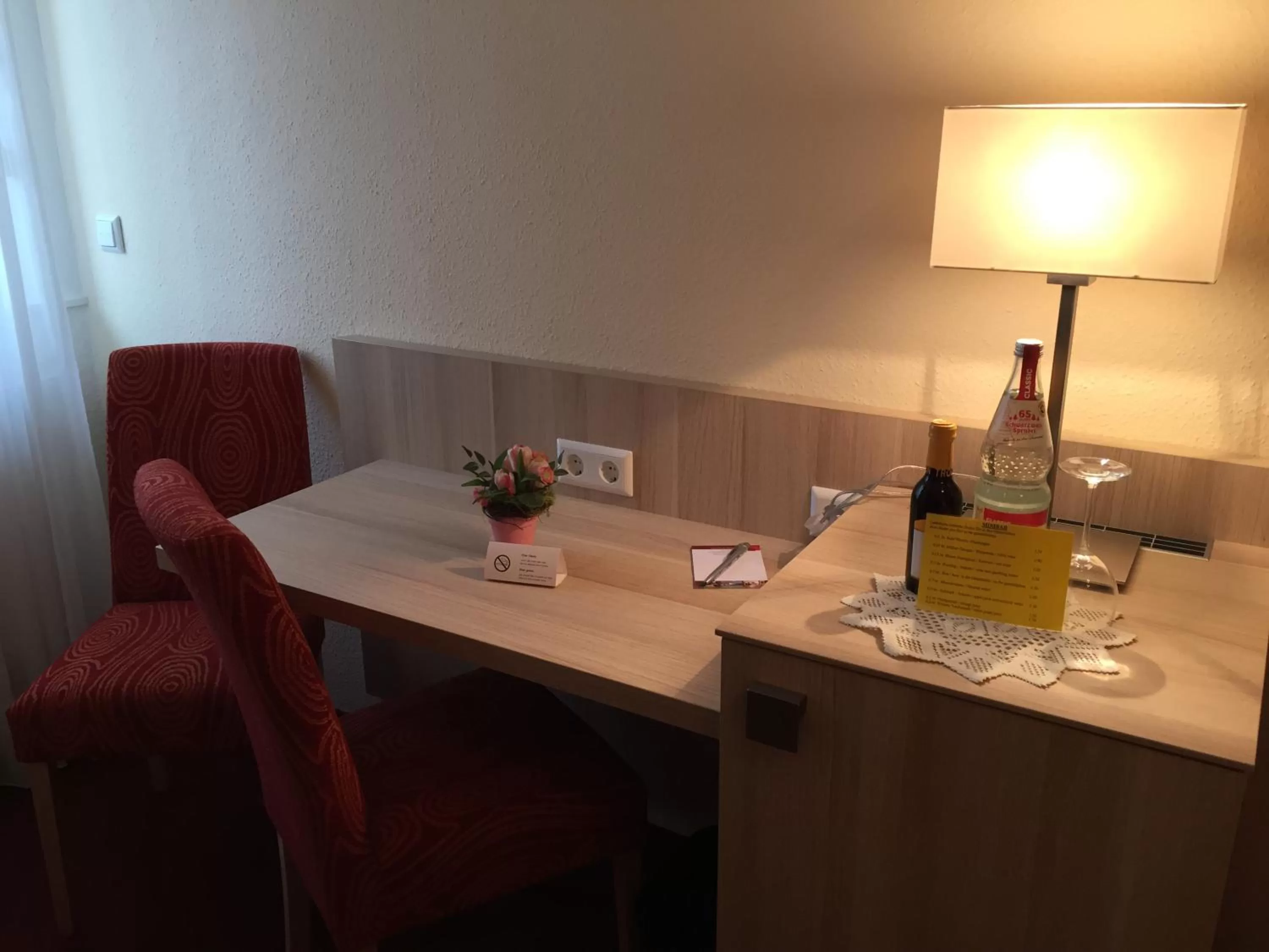 Photo of the whole room in Hotel Rose Heidelberg inklusive Frühstück, Saunanutzung und Parkplätze nach Verfügbarkeit