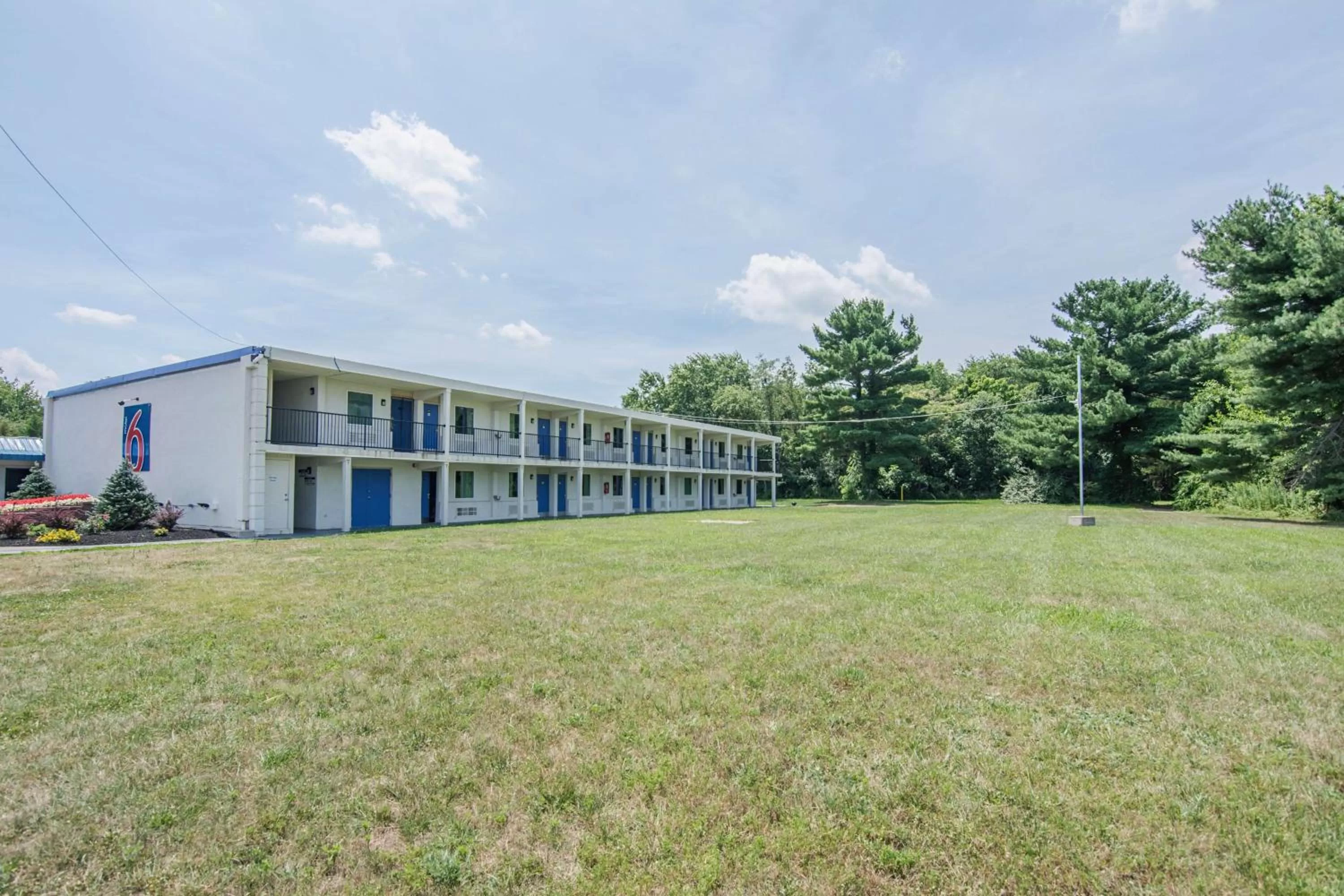 Property building in Motel 6-Glassboro, NJ - Rowan University