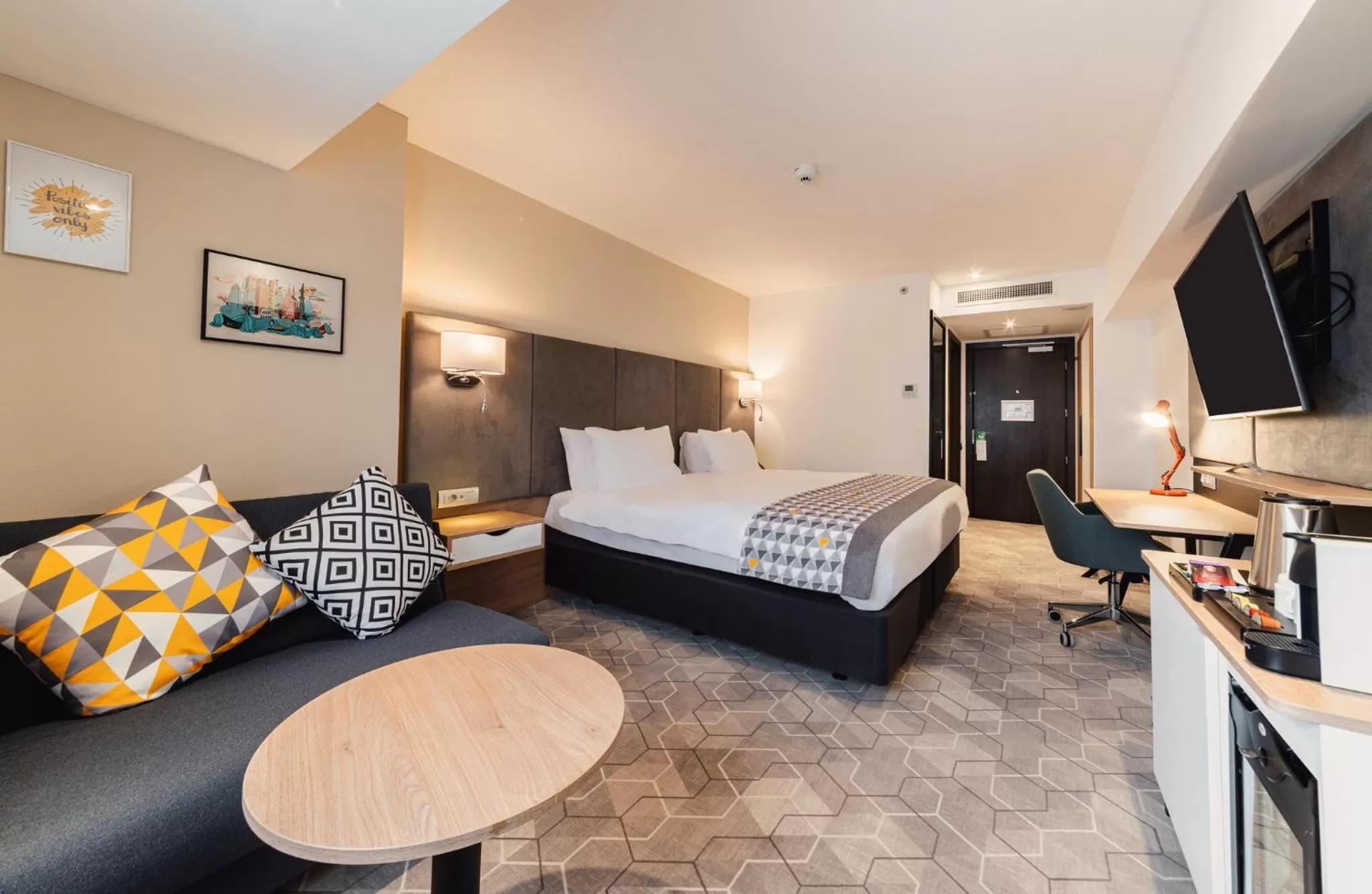 Photo of the whole room, Bed in Holiday Inn Bucharest - Times by IHG