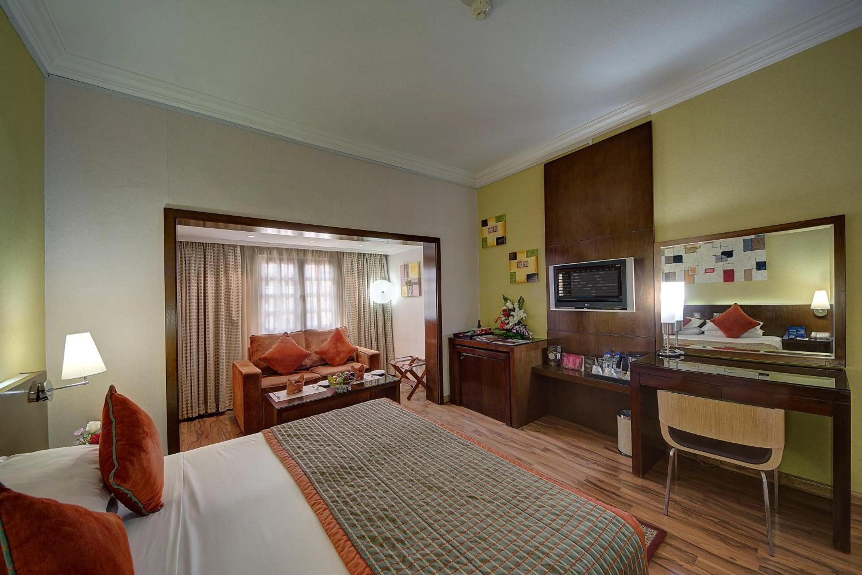 Photo of the whole room, Bed in Ascot Hotel