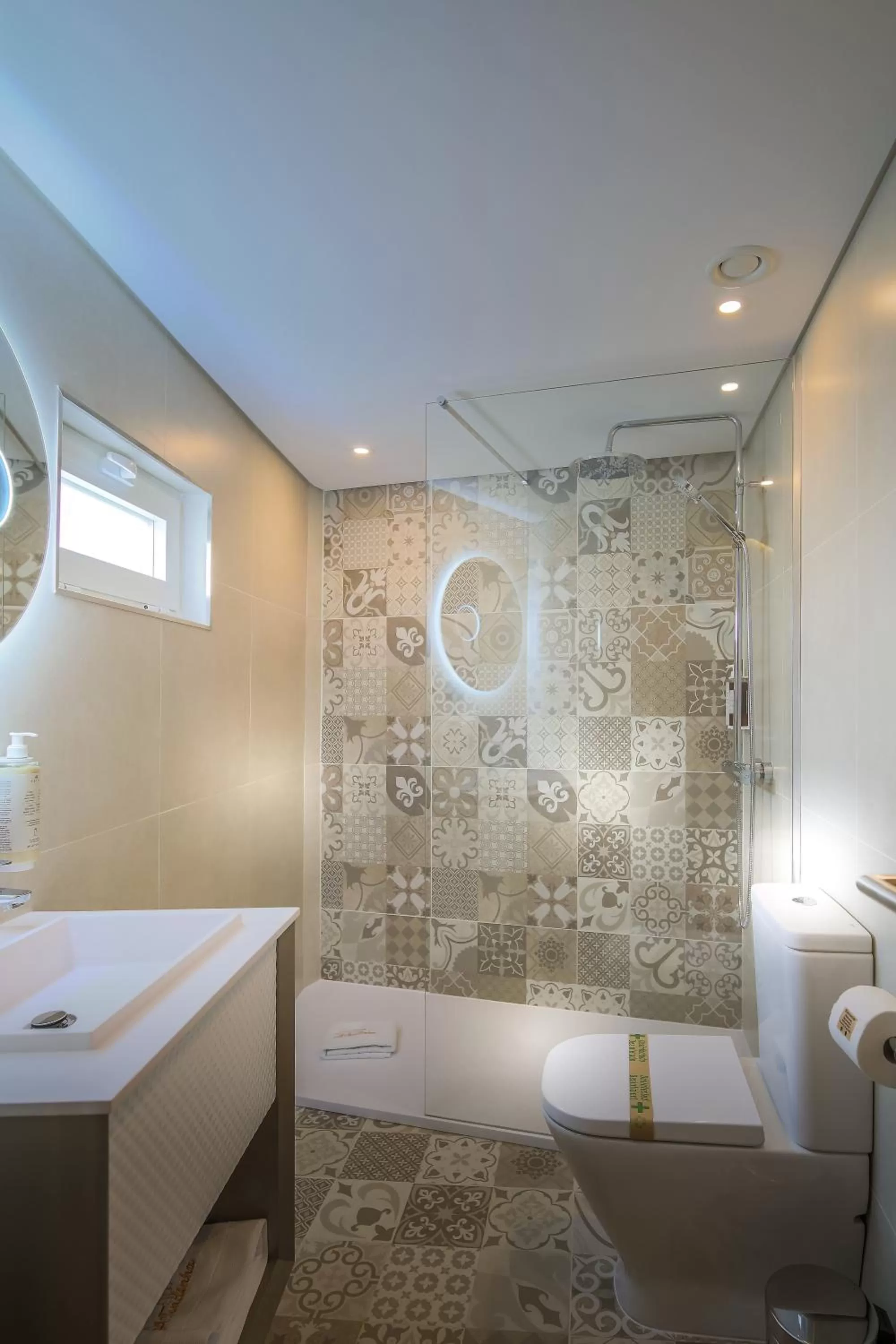 Shower, Bathroom in A Tendinha - Guest House