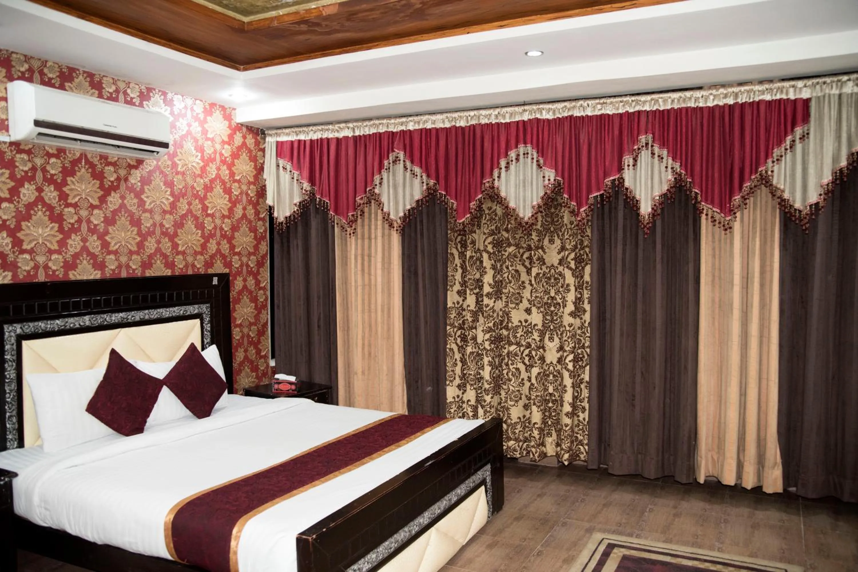 Bedroom in Premier Inn Davis Road Lahore