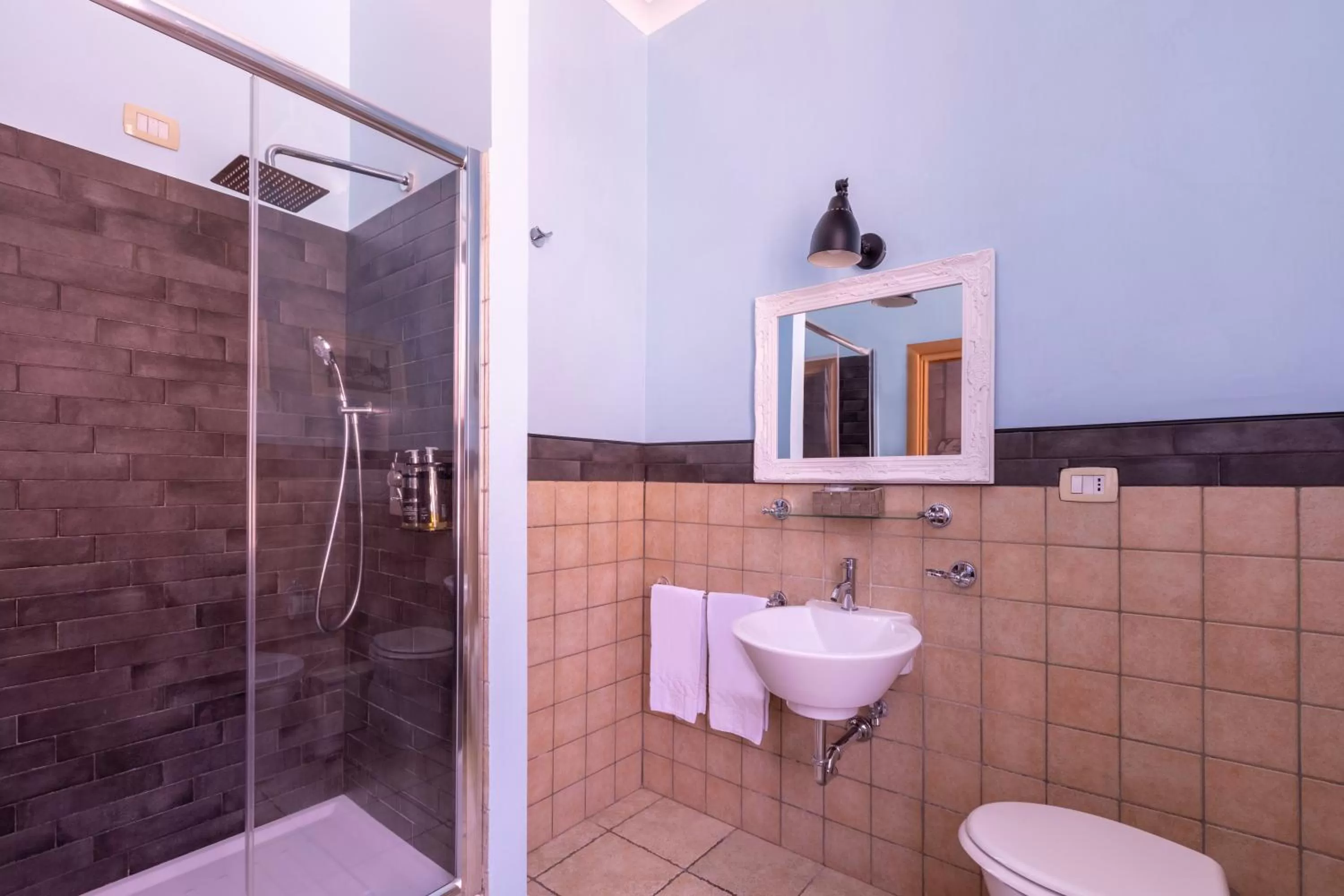 Shower in Suites Trastevere