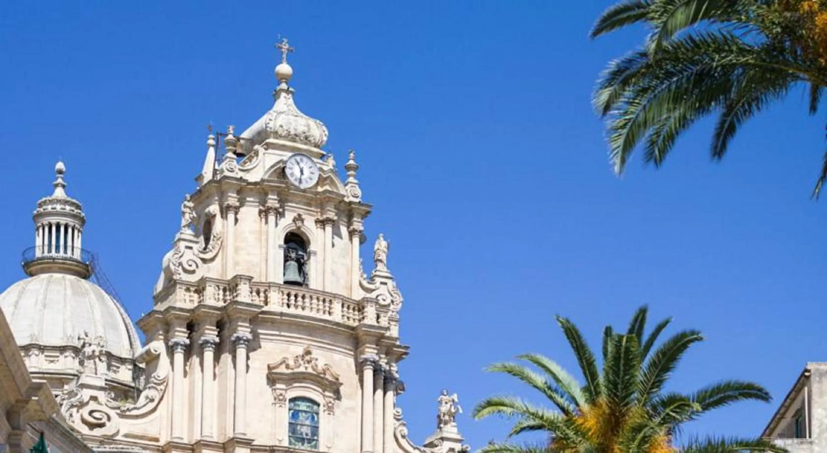 Nearby landmark in La Voce del Violino